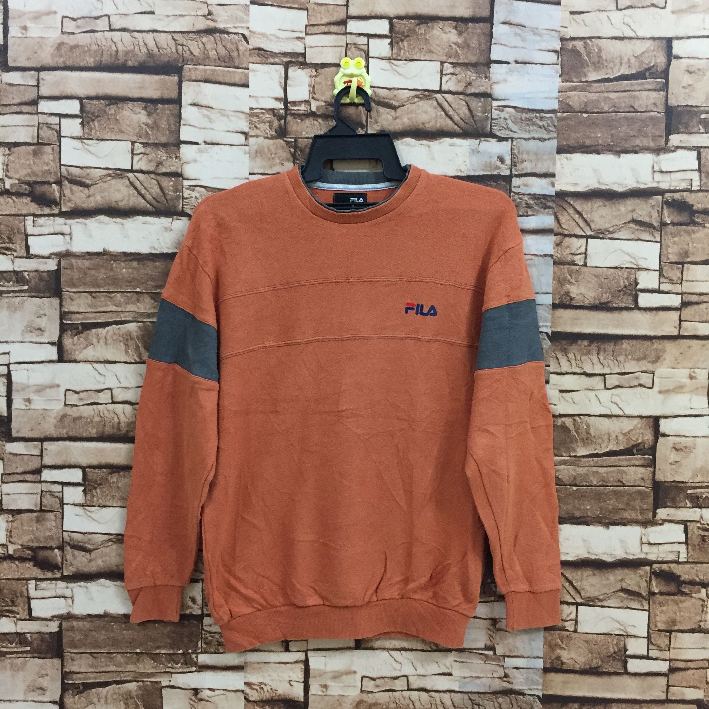 Fila Vintage FILA sweatshirt spellout small logo size L Size US L / EU 52-54 / 3 - 1 Thumbnail