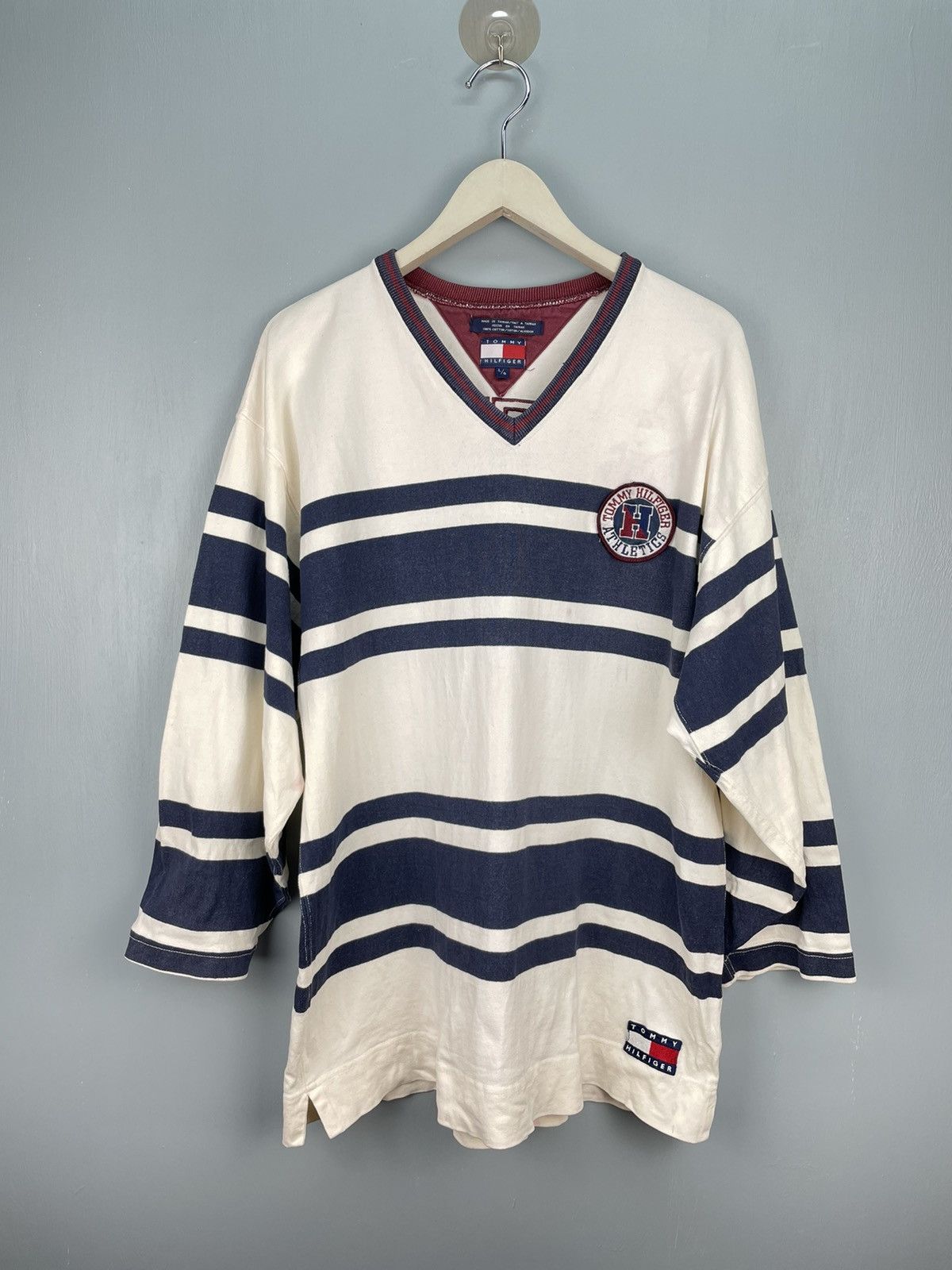 Tommy Hilfiger Vintage 90s Tommy Hilfiger v neck t shirt Size US L / EU 52-54 / 3 - 1 Thumbnail