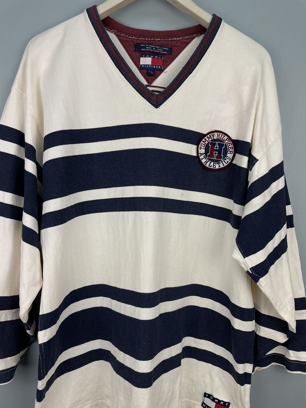 Tommy Hilfiger Vintage 90s Tommy Hilfiger v neck t shirt Size US L / EU 52-54 / 3 - 3 Thumbnail
