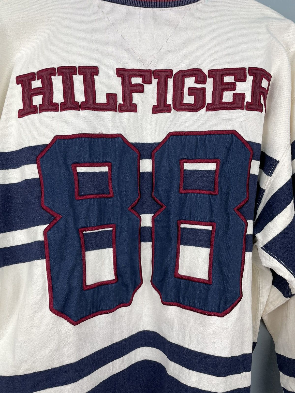 Tommy Hilfiger Vintage 90s Tommy Hilfiger v neck t shirt Size US L / EU 52-54 / 3 - 4 Thumbnail