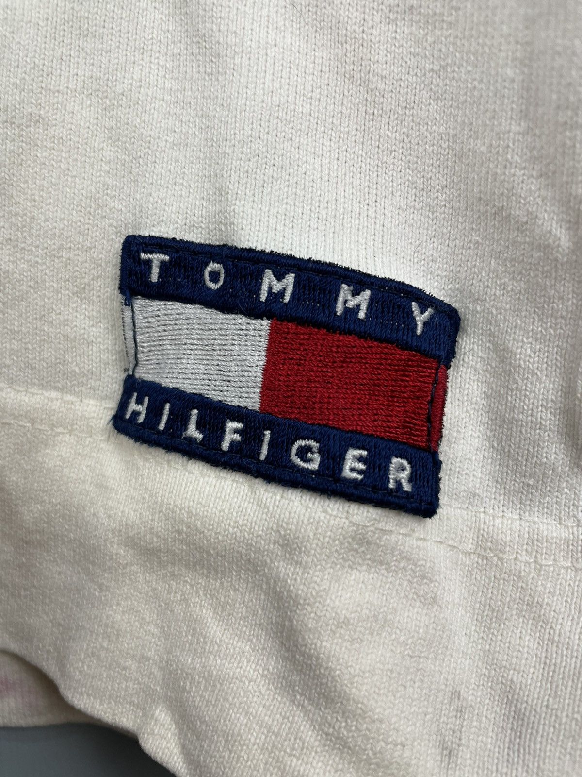 Tommy Hilfiger Vintage 90s Tommy Hilfiger v neck t shirt Size US L / EU 52-54 / 3 - 6 Thumbnail