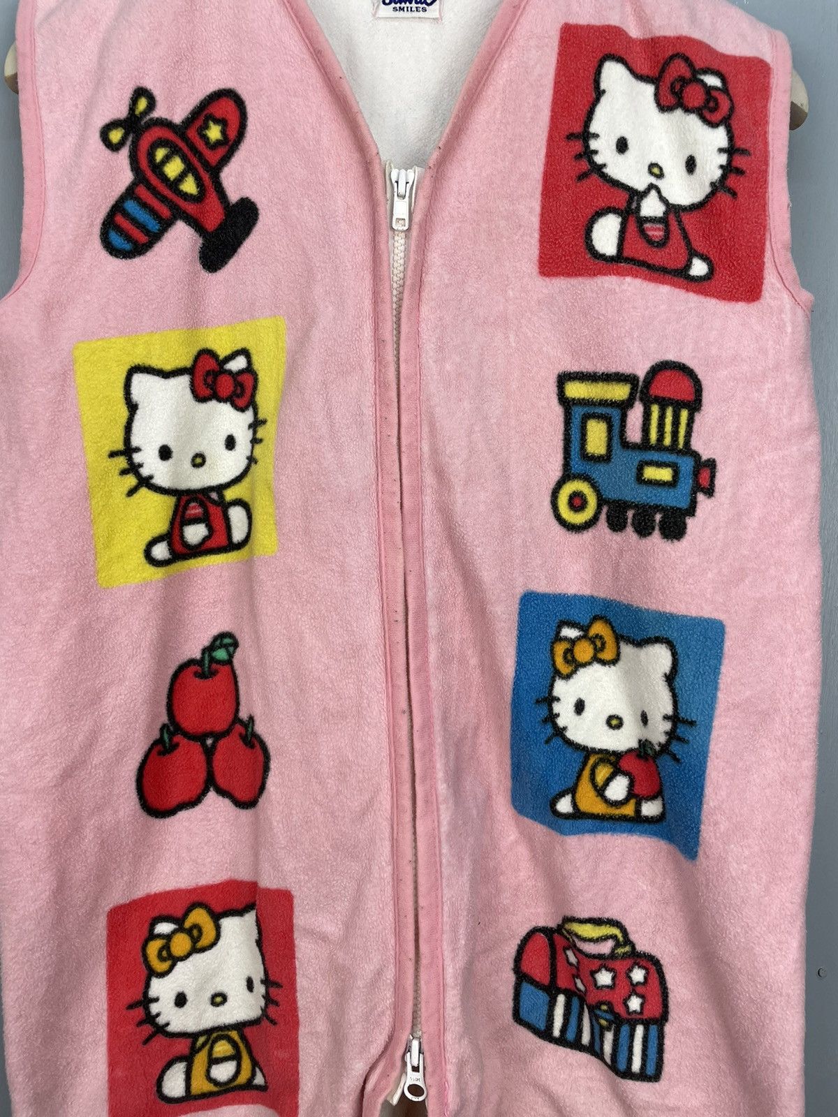 Japanese Brand × Vintage Vintage Y2K Hello Kitty zip up vest Overprints Size US S / EU 44-46 / 1 - 5 Thumbnail