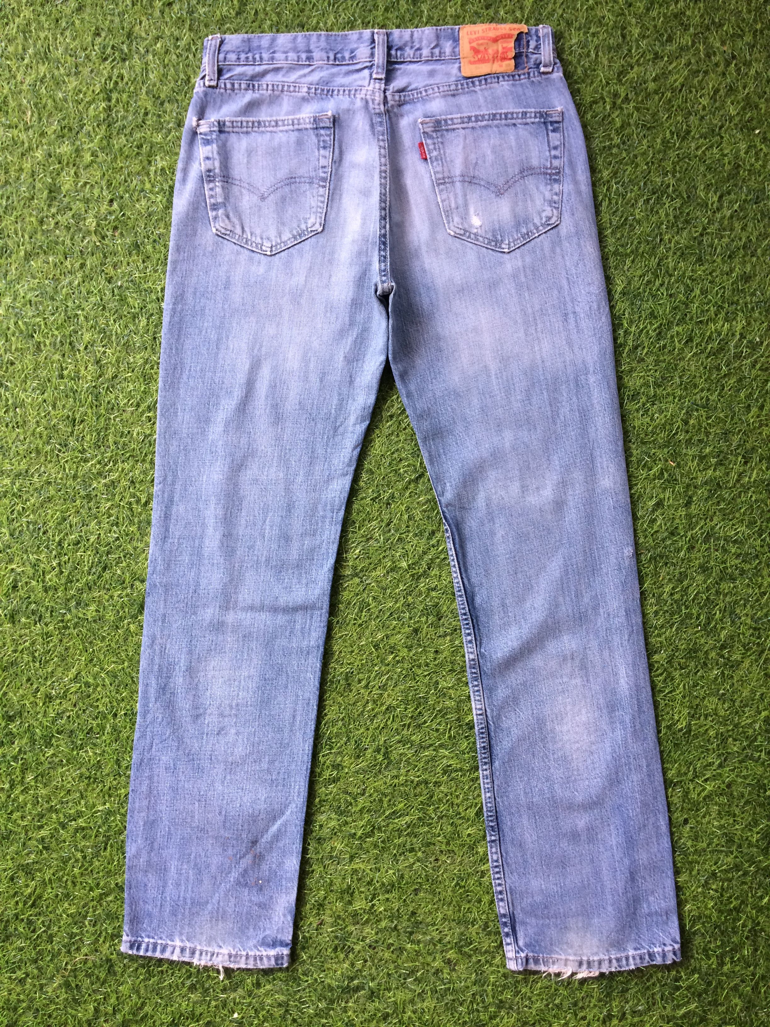 Levi's Vintage Levis 514 Distressed Jeans Light Wash Blue #B-755 Size US 33 - 2 Thumbnail