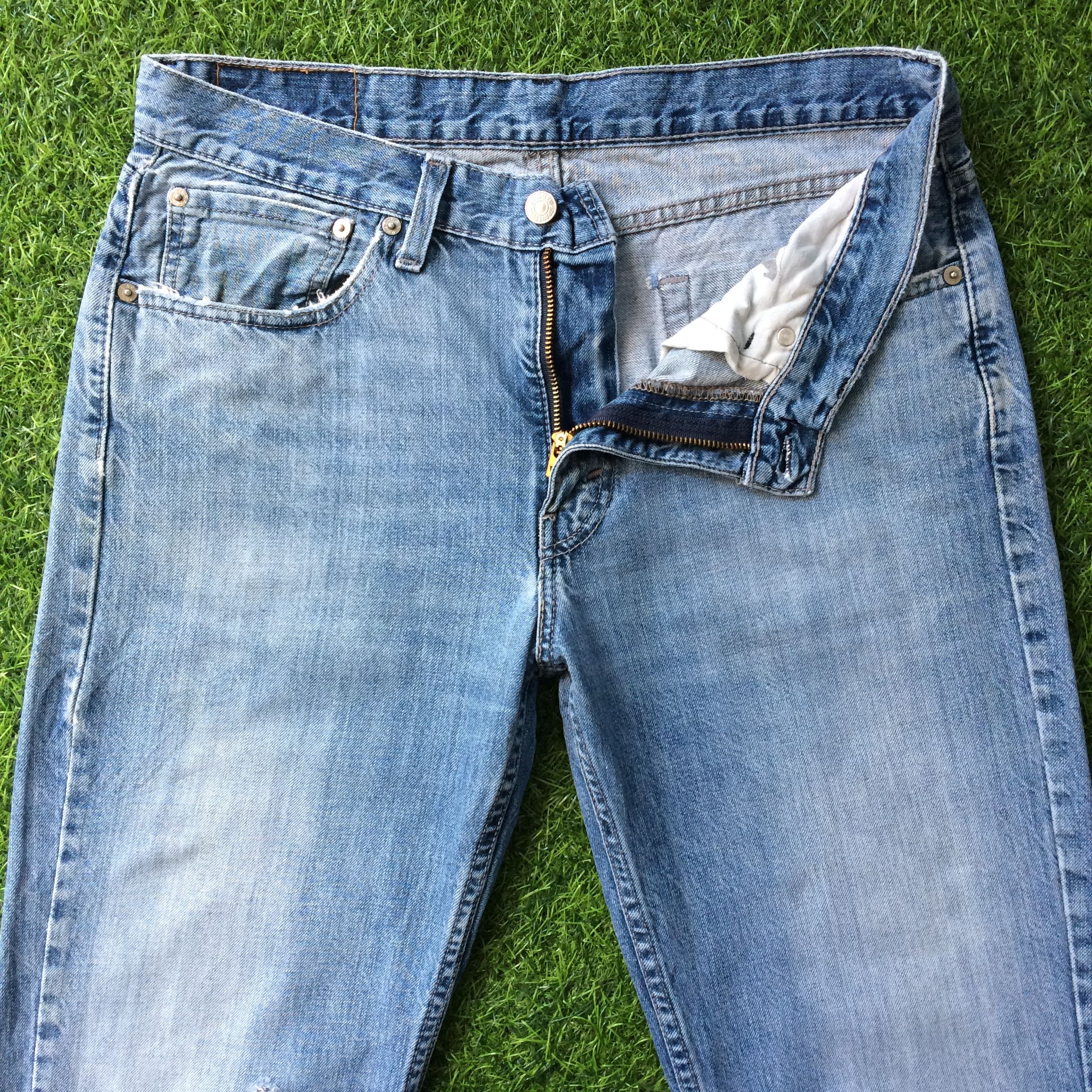 Levi's Vintage Levis 514 Distressed Jeans Light Wash Blue #B-755 Size US 33 - 3 Thumbnail
