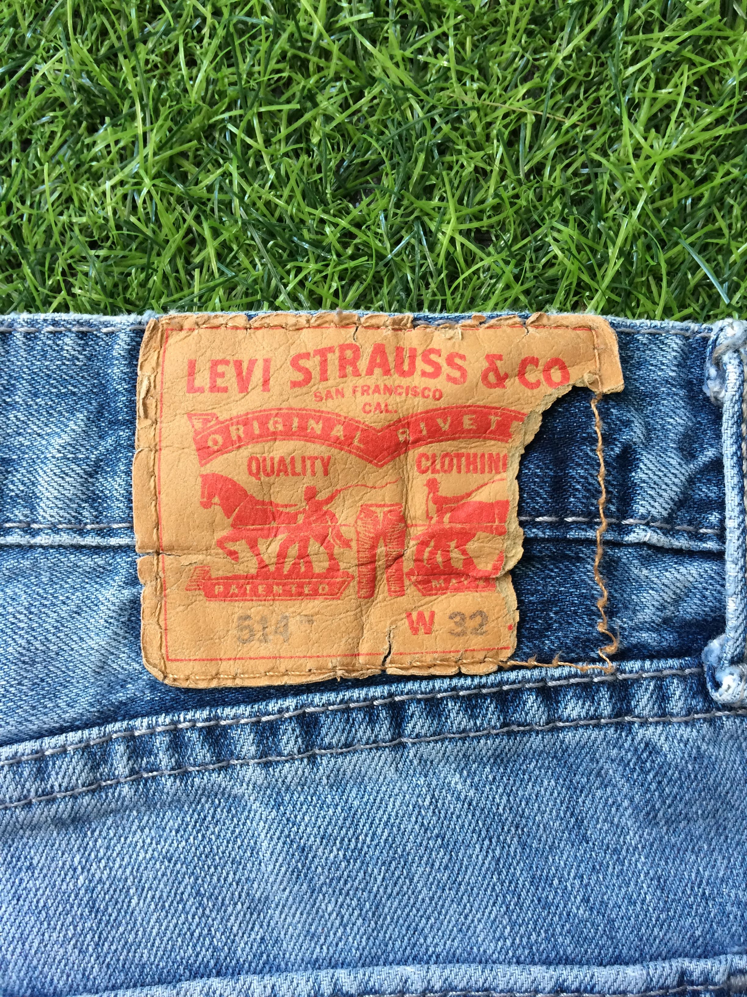 Levi's Vintage Levis 514 Distressed Jeans Light Wash Blue #B-755 Size US 33 - 10 Thumbnail