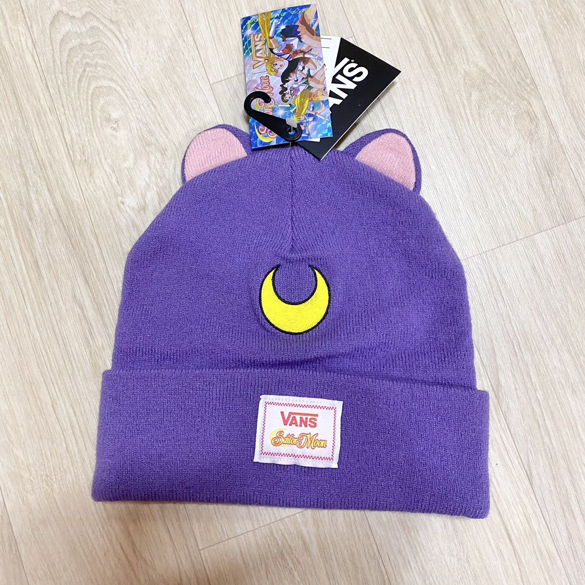 Vans [OS]Vans x Pretty Guardian Sailor Moon Women's Beanie *NWT* Size ONE SIZE - 1 Thumbnail