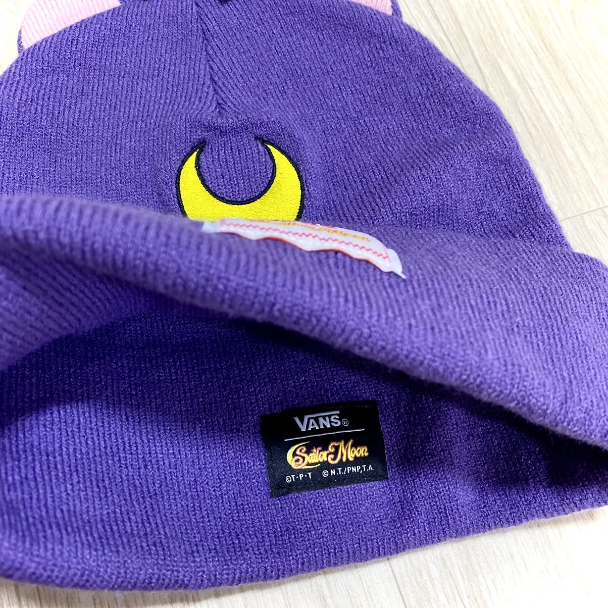 Vans [OS]Vans x Pretty Guardian Sailor Moon Women's Beanie *NWT* Size ONE SIZE - 2 Thumbnail