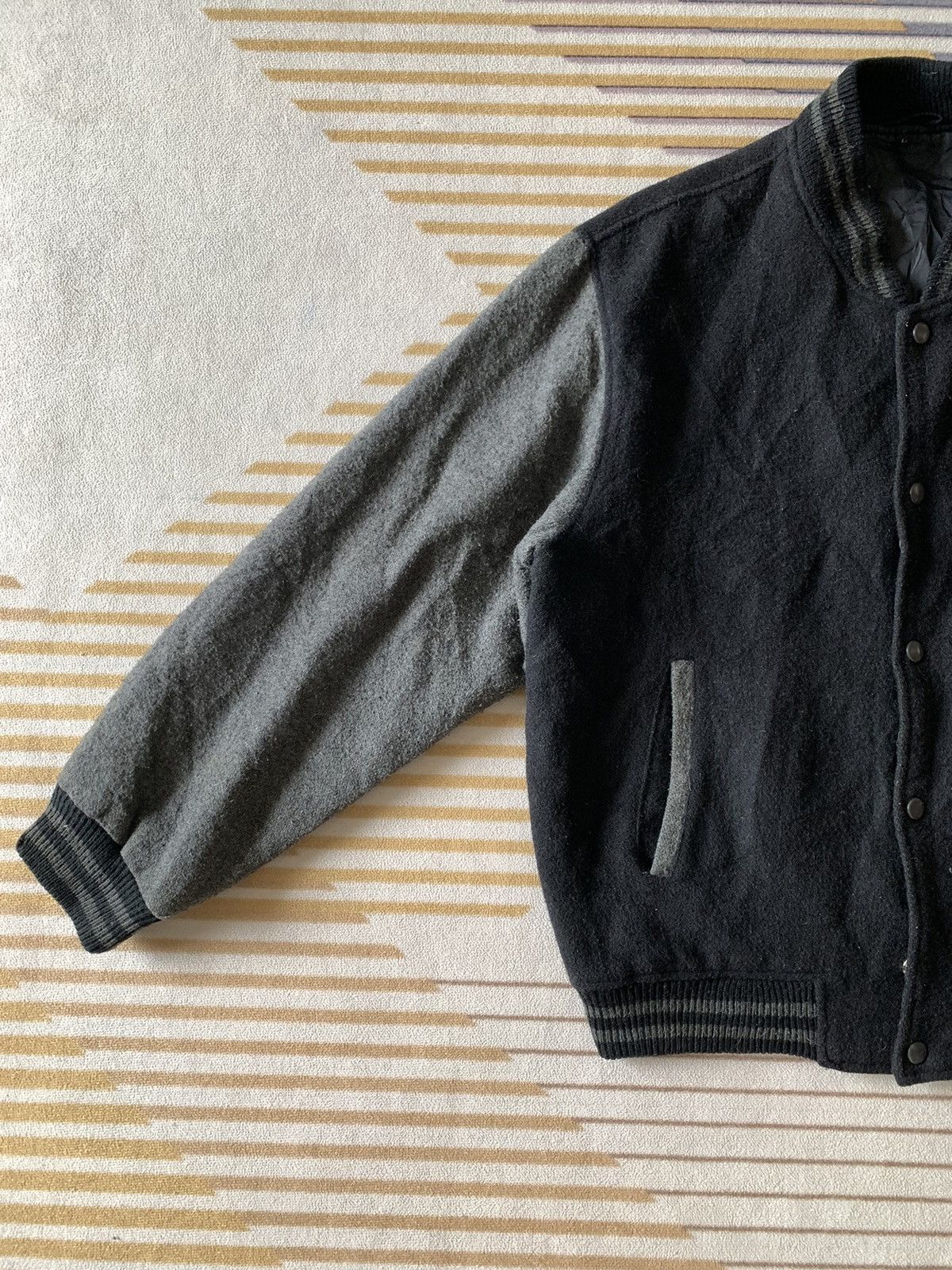 Vintage Vintage Varsity Jacket Embroidered Logo Sweatshirt Size US L / EU 52-54 / 3 - 3 Thumbnail