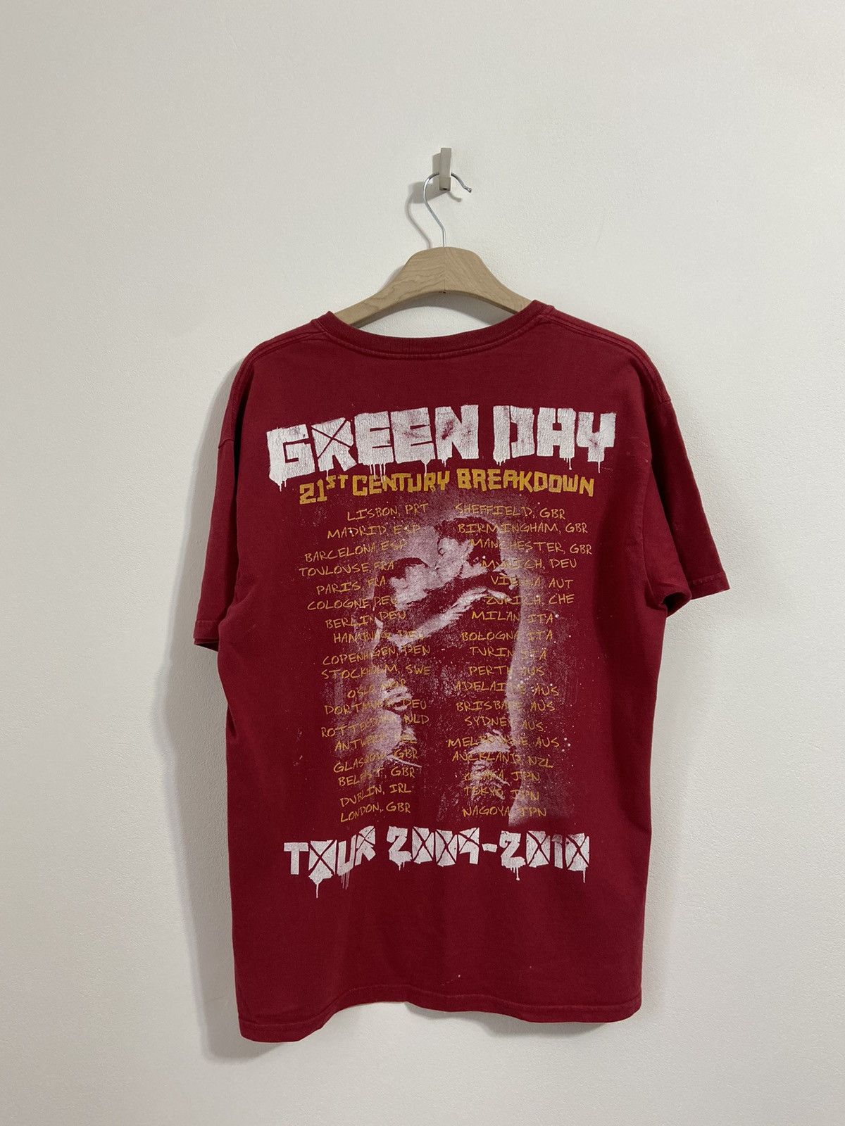 Band Tees Vintage Green Day 21 Century Breakdown T-Shirt Tour 2009-10 Size US L / EU 52-54 / 3 - 14 Thumbnail
