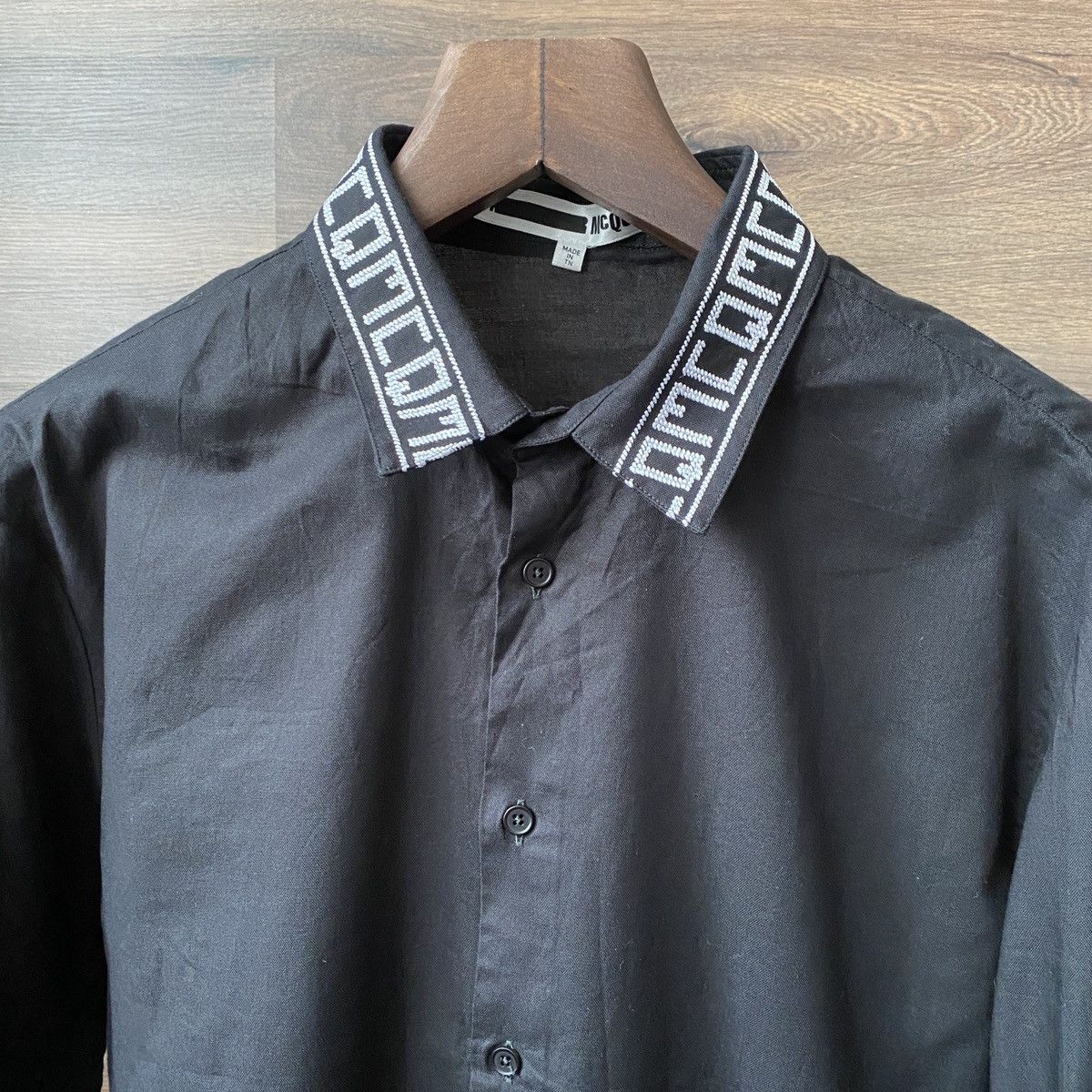 Alexander McQueen Alexander McQueen Shirt Collar Logo Size US XL / EU 56 / 4 - 2 Thumbnail