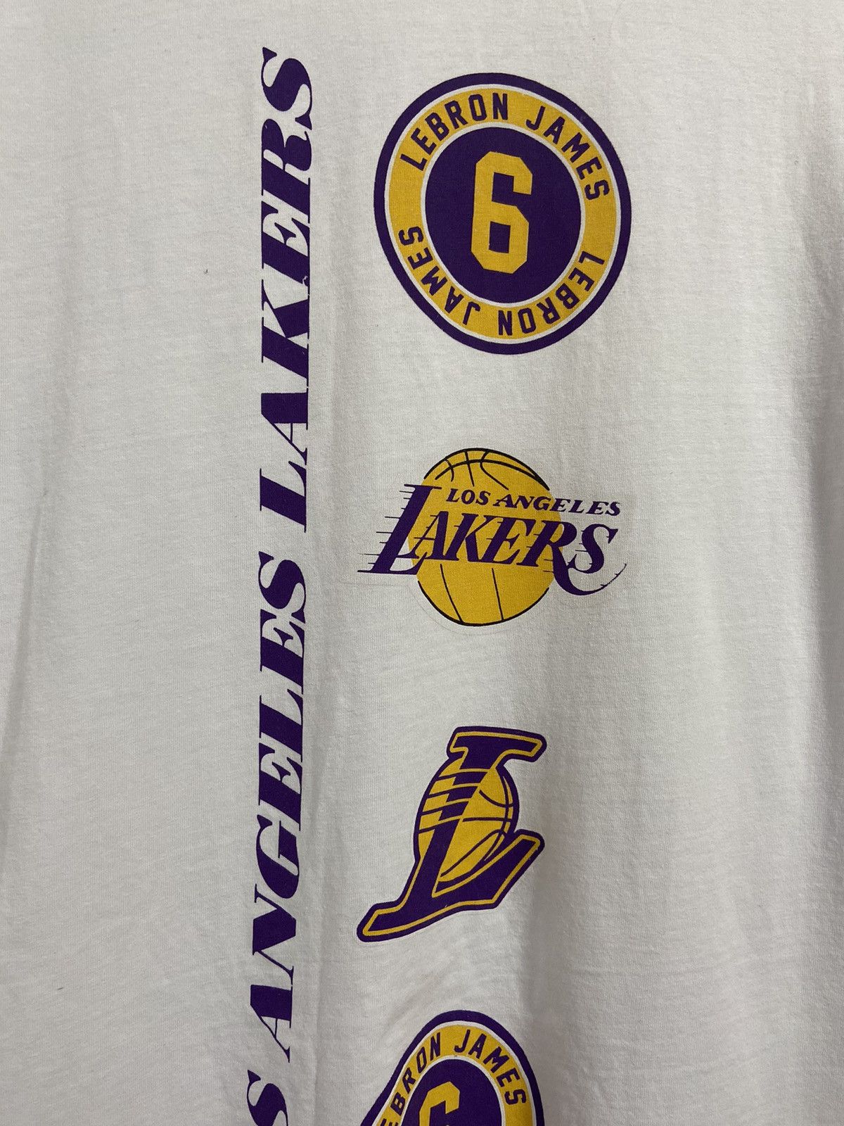 NBA Vintage 90s Thrashed Faded Los Angeles Lakers Tee Size US XXL / EU 58 / 5 - 7 Thumbnail