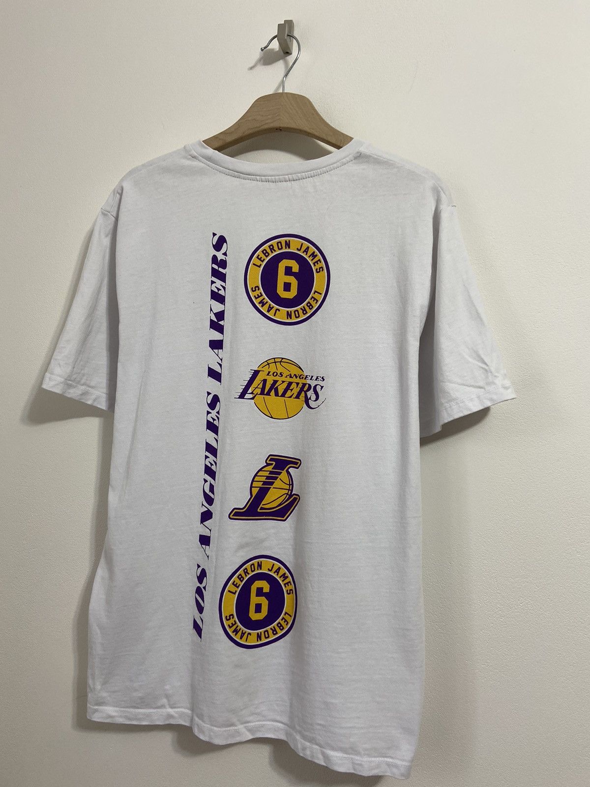 NBA Vintage 90s Thrashed Faded Los Angeles Lakers Tee Size US XXL / EU 58 / 5 - 5 Thumbnail