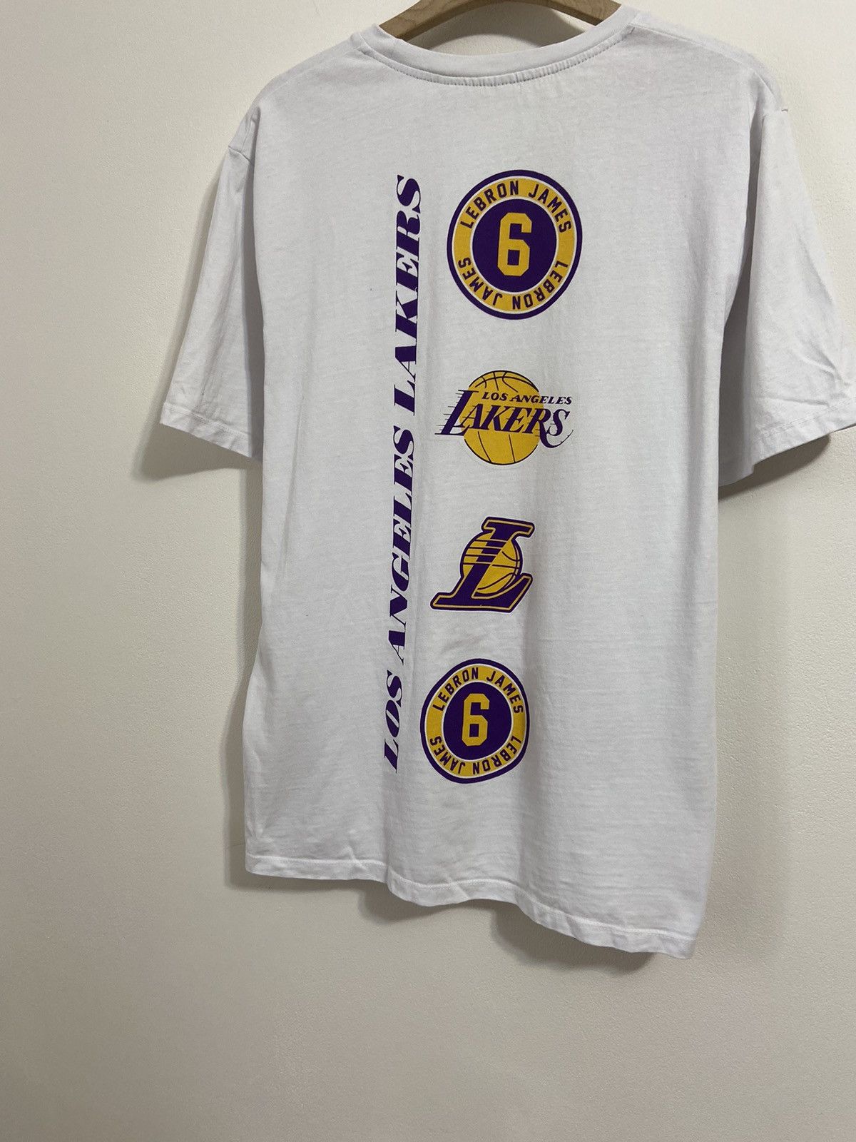 NBA Vintage 90s Thrashed Faded Los Angeles Lakers Tee Size US XXL / EU 58 / 5 - 4 Thumbnail