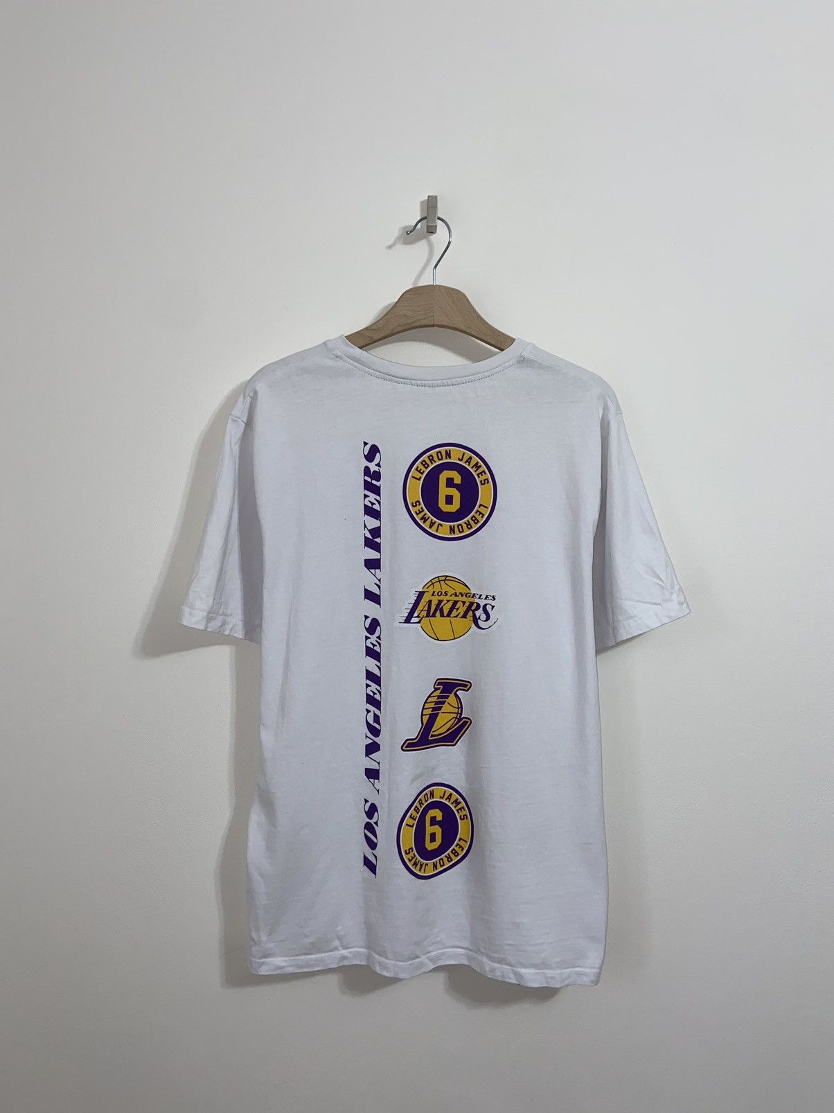 NBA Vintage 90s Thrashed Faded Los Angeles Lakers Tee Size US XXL / EU 58 / 5 - 1 Thumbnail