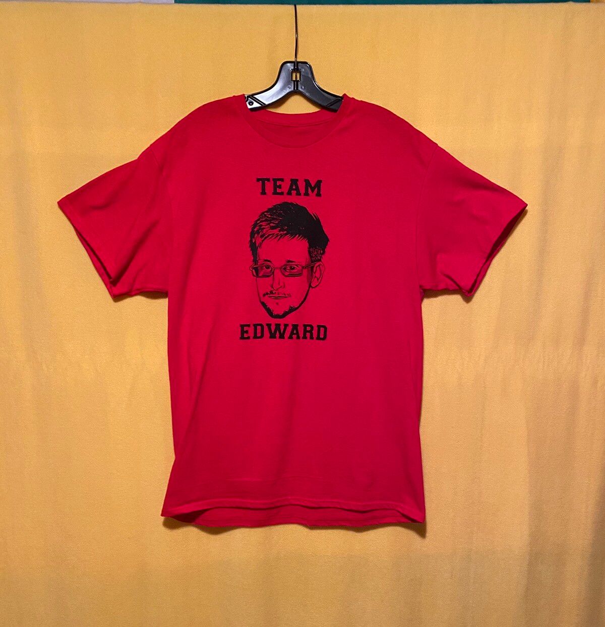 Vintage Edward Snowden Tee Size US L / EU 52-54 / 3 - 1 Preview