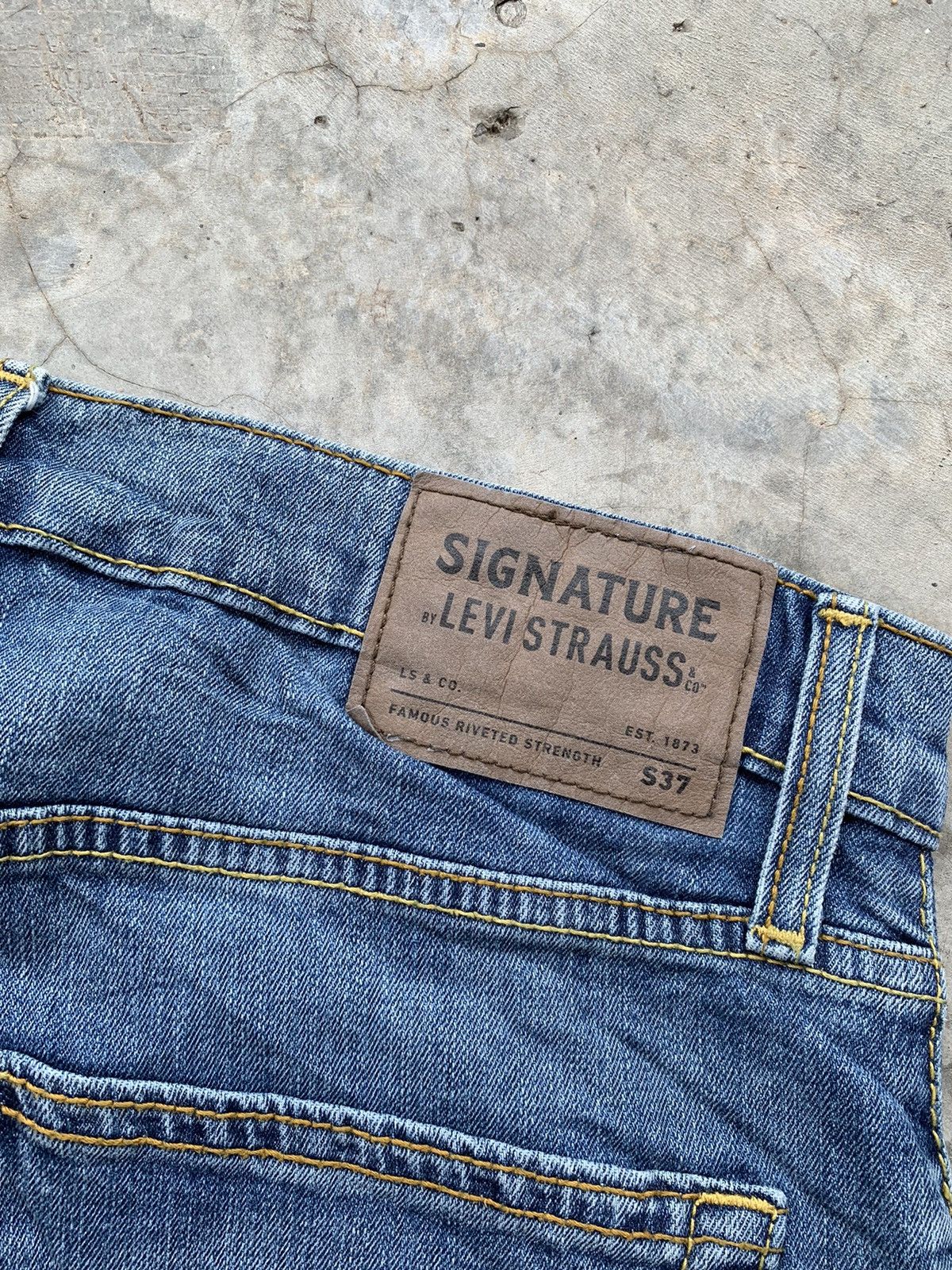 Le Grande Bleu (L.G.B.) Levis Signature Distressed Denim Size US 30 / EU 46 - 6 Thumbnail