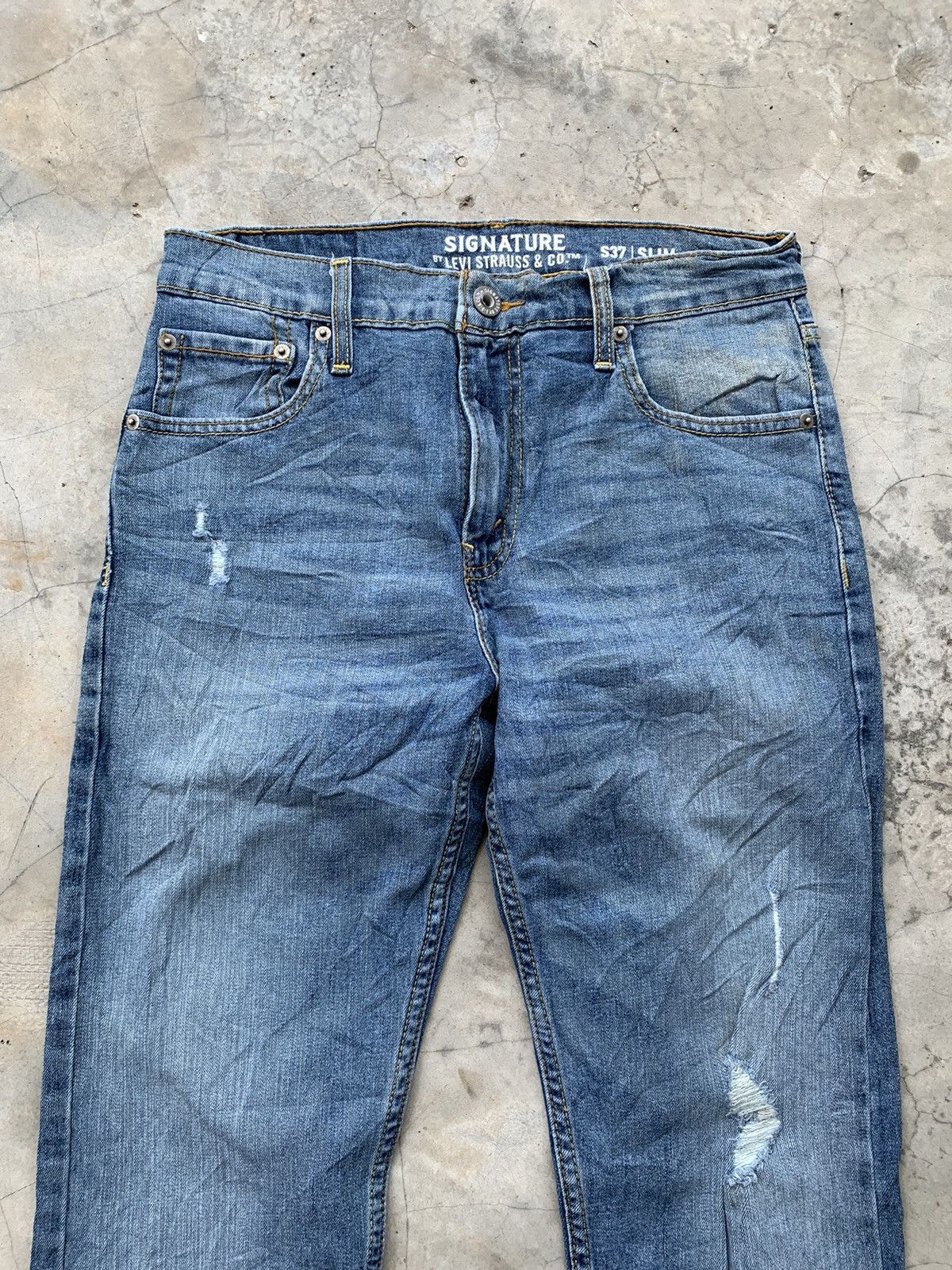 Le Grande Bleu (L.G.B.) Levis Signature Distressed Denim Size US 30 / EU 46 - 2 Thumbnail