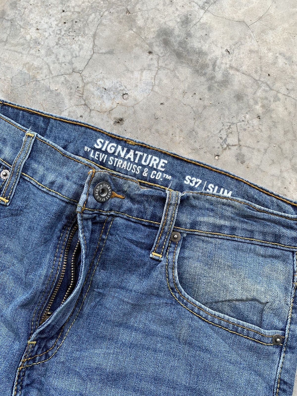 Le Grande Bleu (L.G.B.) Levis Signature Distressed Denim Size US 30 / EU 46 - 3 Thumbnail