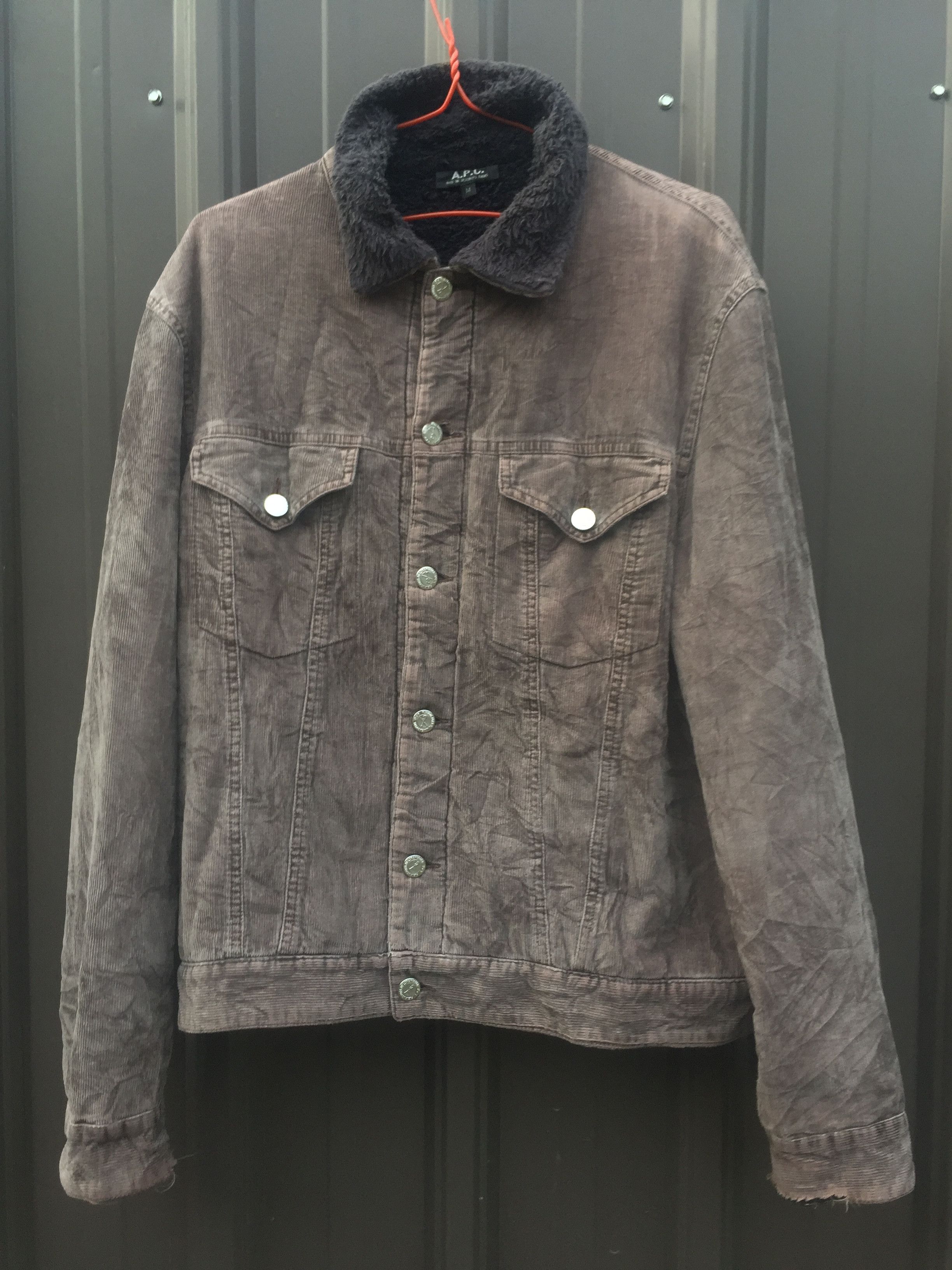 A.P.C. A.P.C Trucker Jacket Distressed Size US S / EU 44-46 / 1 - 1 Thumbnail