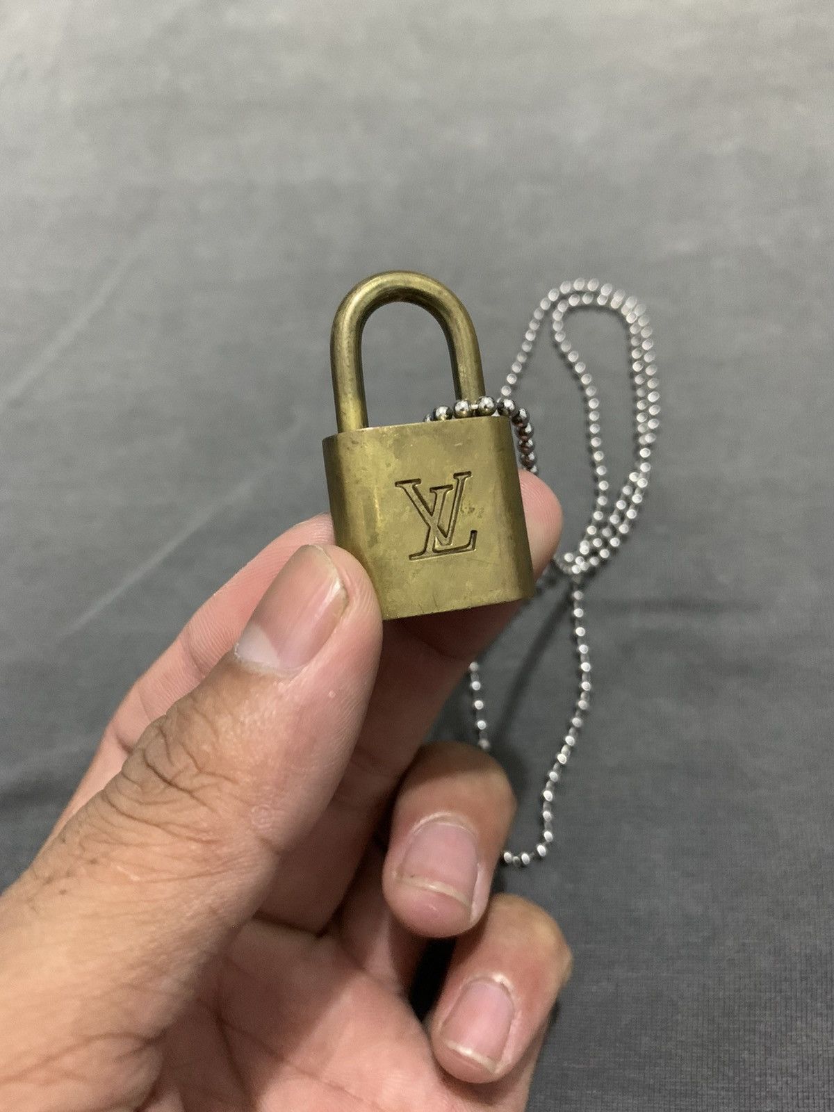 Designer Lv padlock necklace sid vicious style Size ONE SIZE - 7 Thumbnail