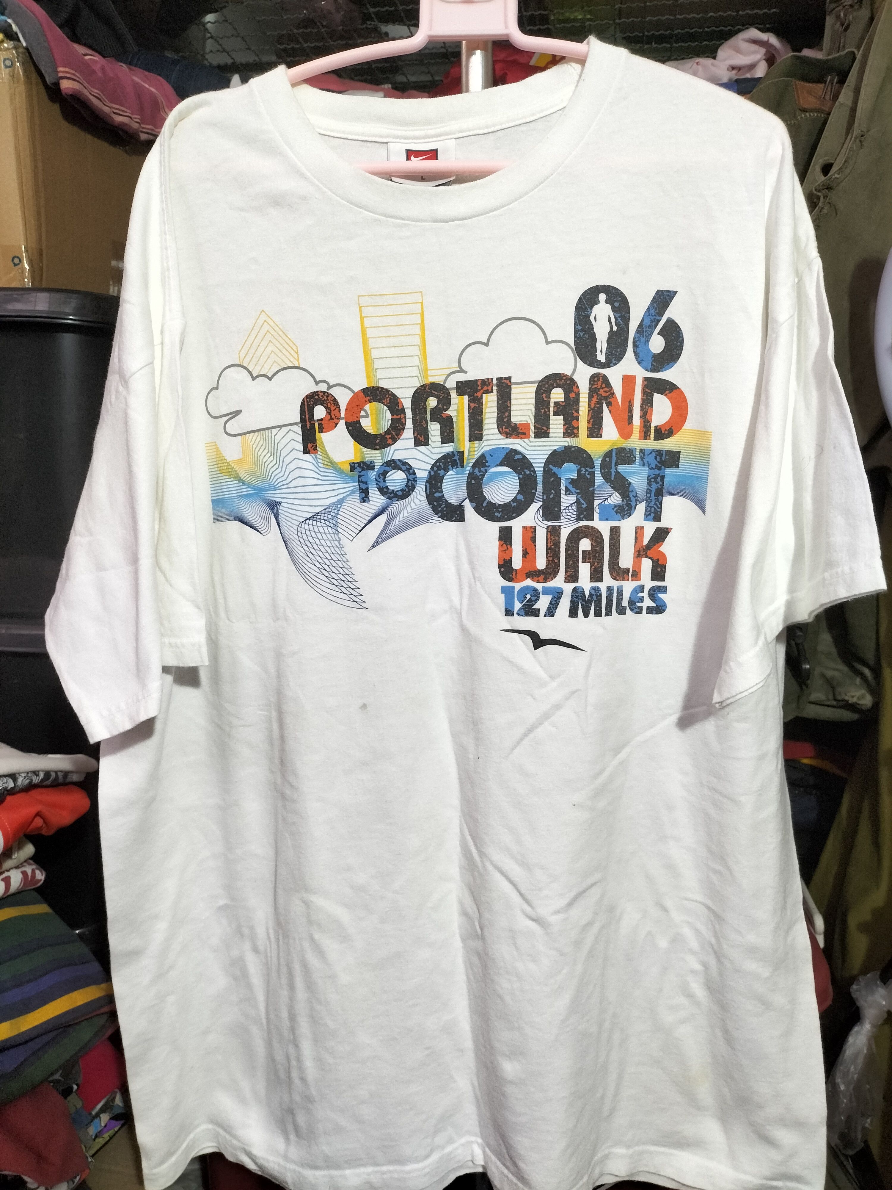 Nike Vintage Nike Portland Walk 127 miles rare street fashion Size US L / EU 52-54 / 3 - 1 Thumbnail