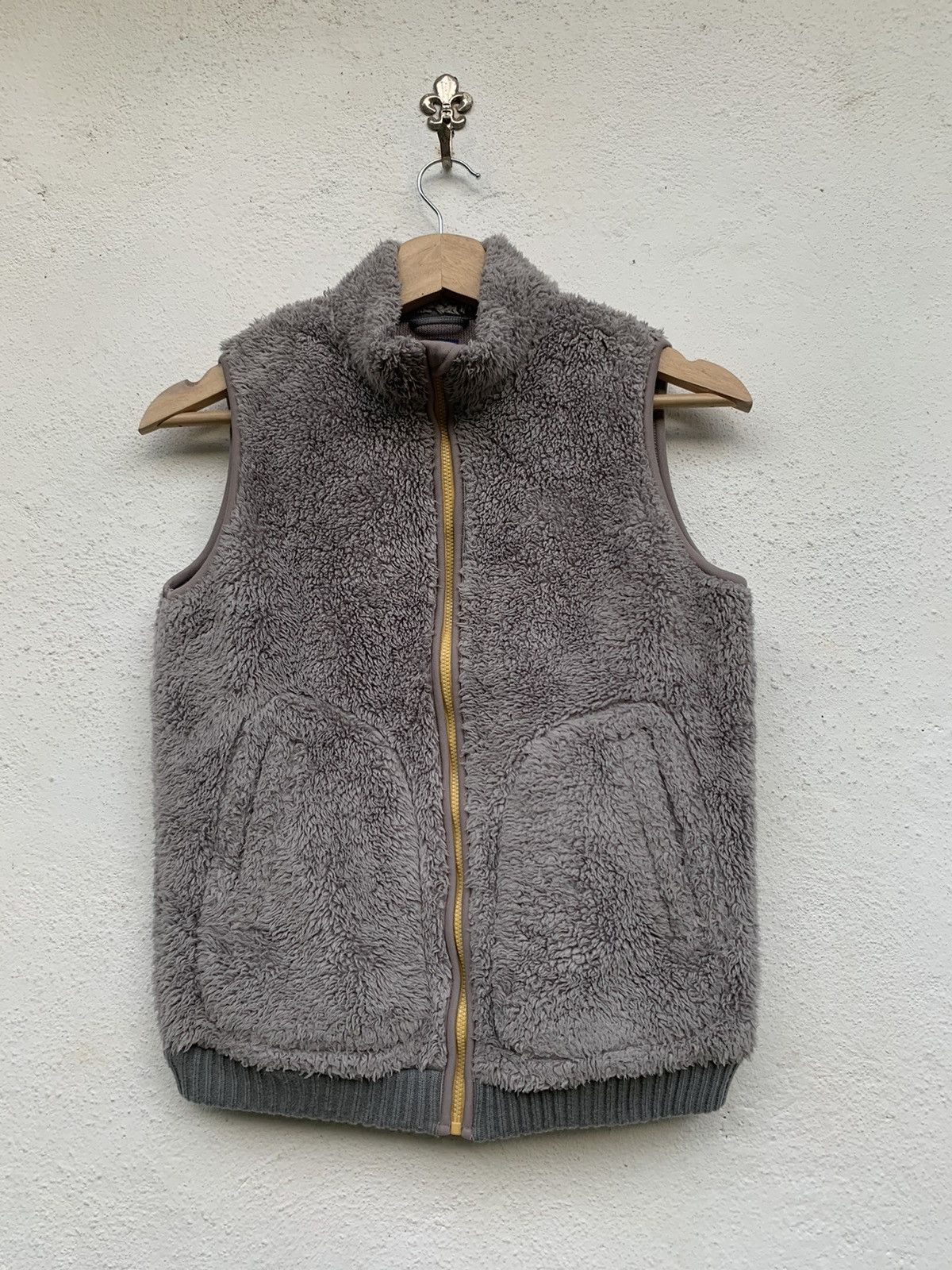 Undercover × Uniqlo UNDERCOVER UNIQLO SHERPA VEST(KIDS) Size US XS / EU 42 / 0 - 9 Thumbnail