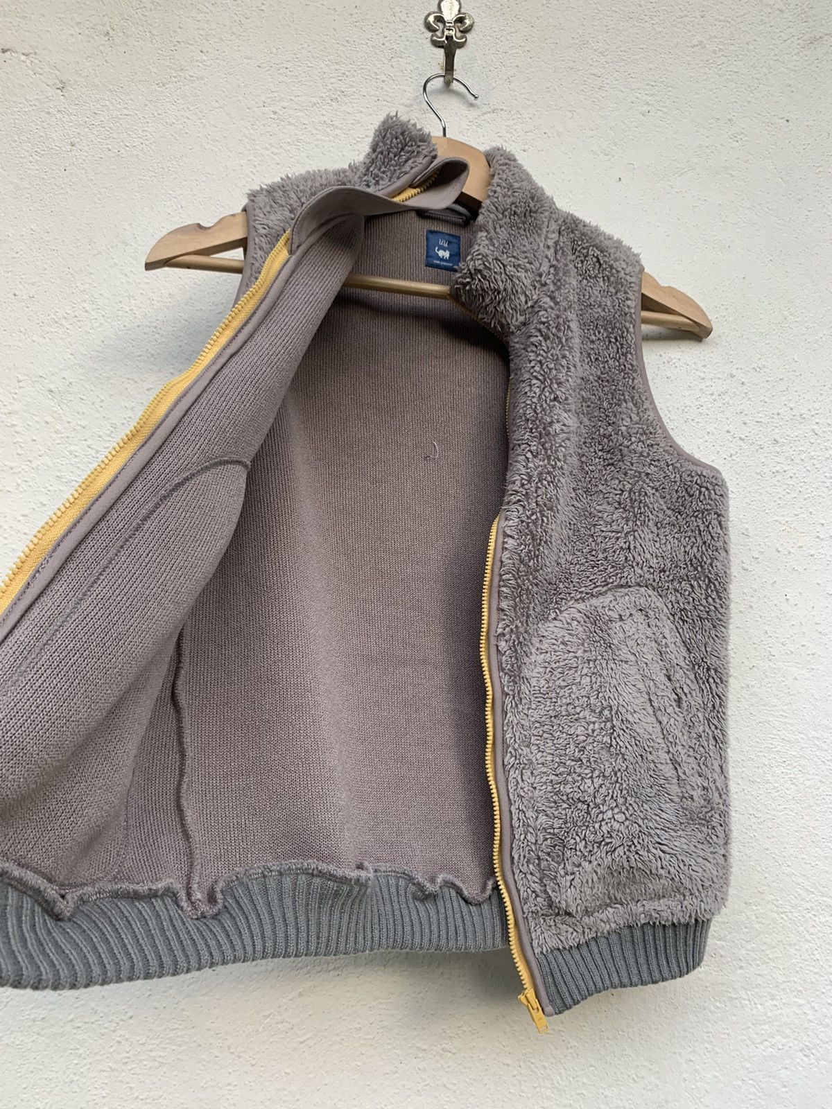 Undercover × Uniqlo UNDERCOVER UNIQLO SHERPA VEST(KIDS) Size US XS / EU 42 / 0 - 10 Thumbnail