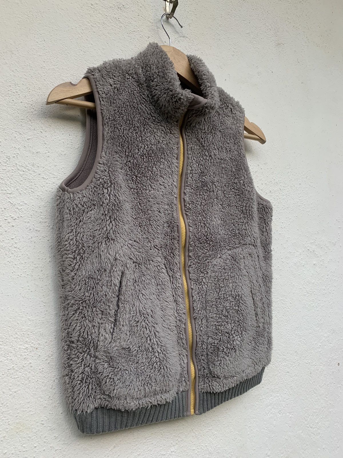 Undercover × Uniqlo UNDERCOVER UNIQLO SHERPA VEST(KIDS) Size US XS / EU 42 / 0 - 3 Thumbnail