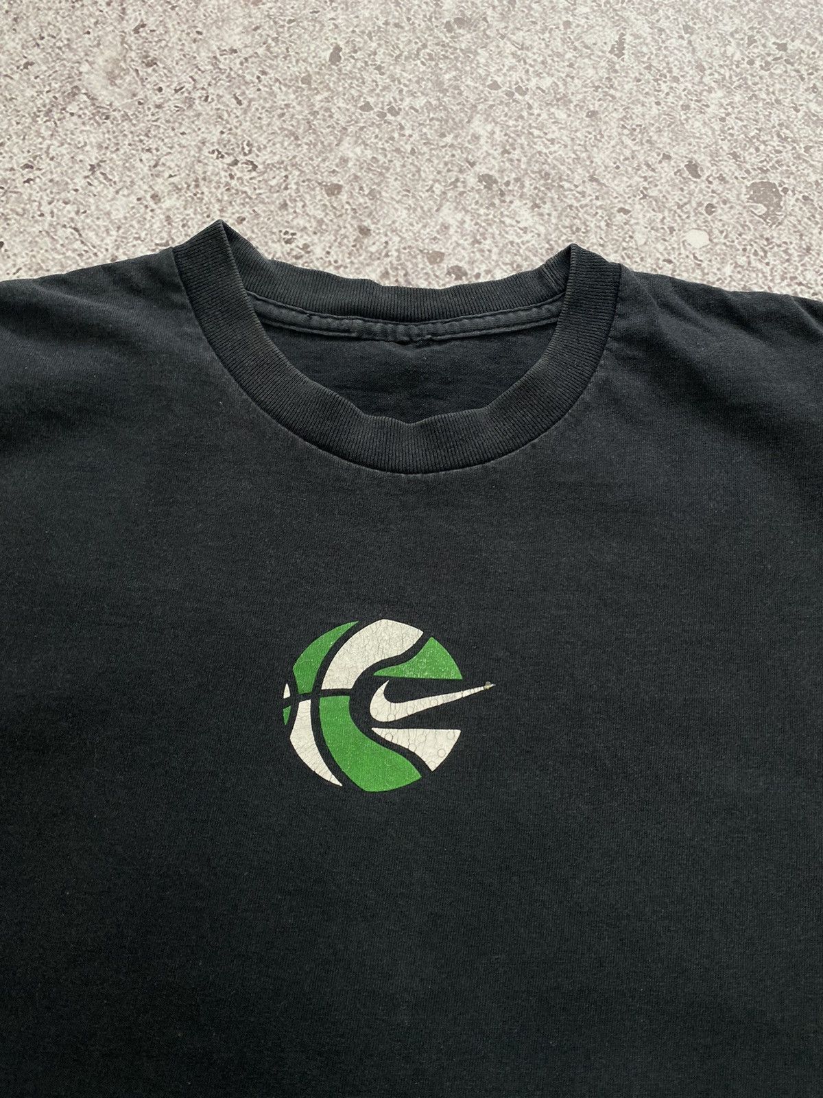 Nike × Vintage Vintage 90s Nike Gold center logo t-shirt Y2K CW21 Size US L / EU 52-54 / 3 - 6 Thumbnail