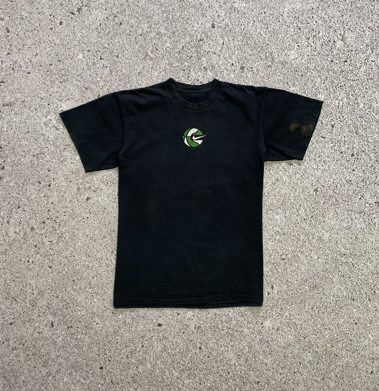 Nike × Vintage Vintage 90s Nike Gold center logo t-shirt Y2K CW21 Size US L / EU 52-54 / 3 - 1 Thumbnail