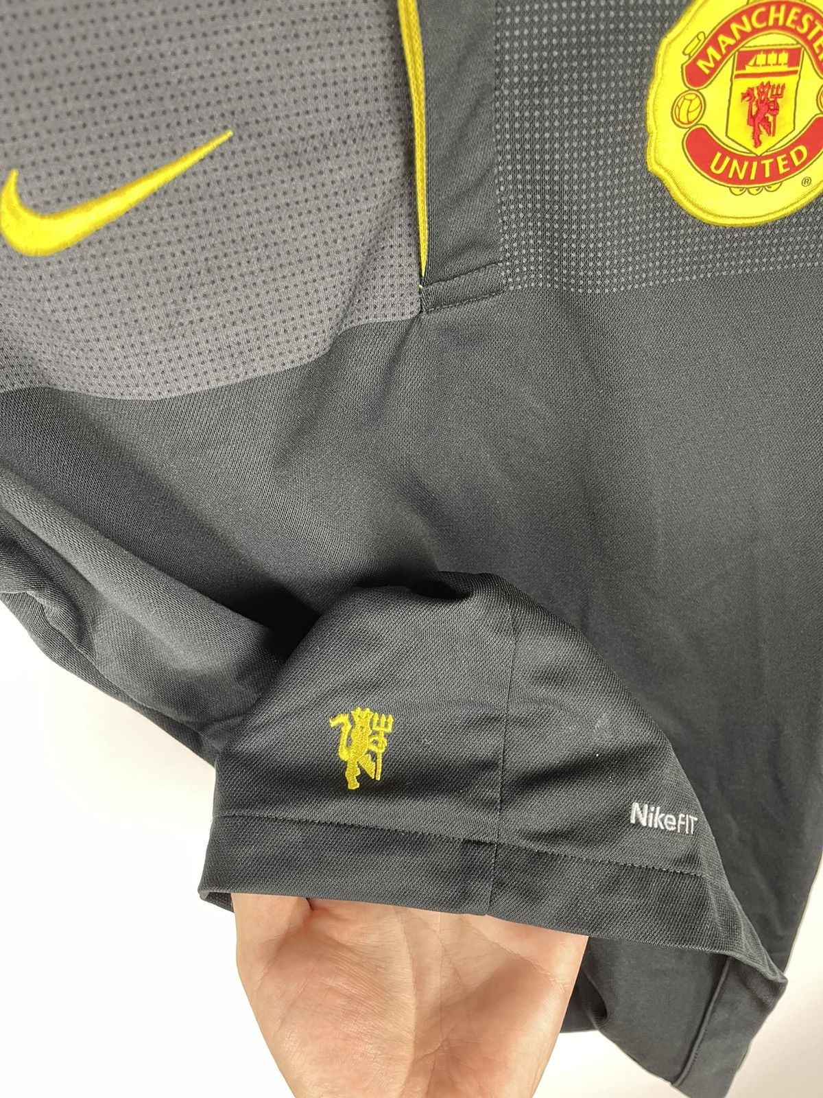 Nike Nike Manchester United 2009 2010 training jersey soccer Size US M / EU 48-50 / 2 - 6 Thumbnail