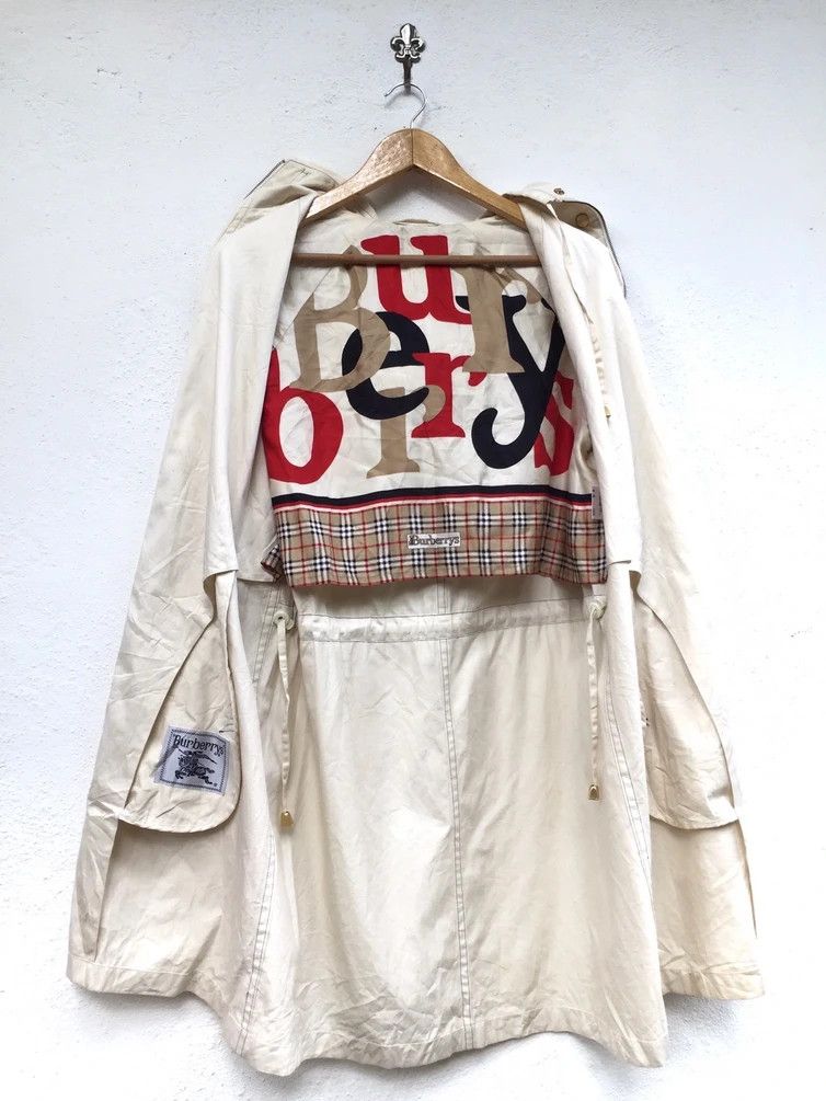 image of Burberrys Vintage Spell Out Hoodies Parka in Mix, Men's (Size Medium)