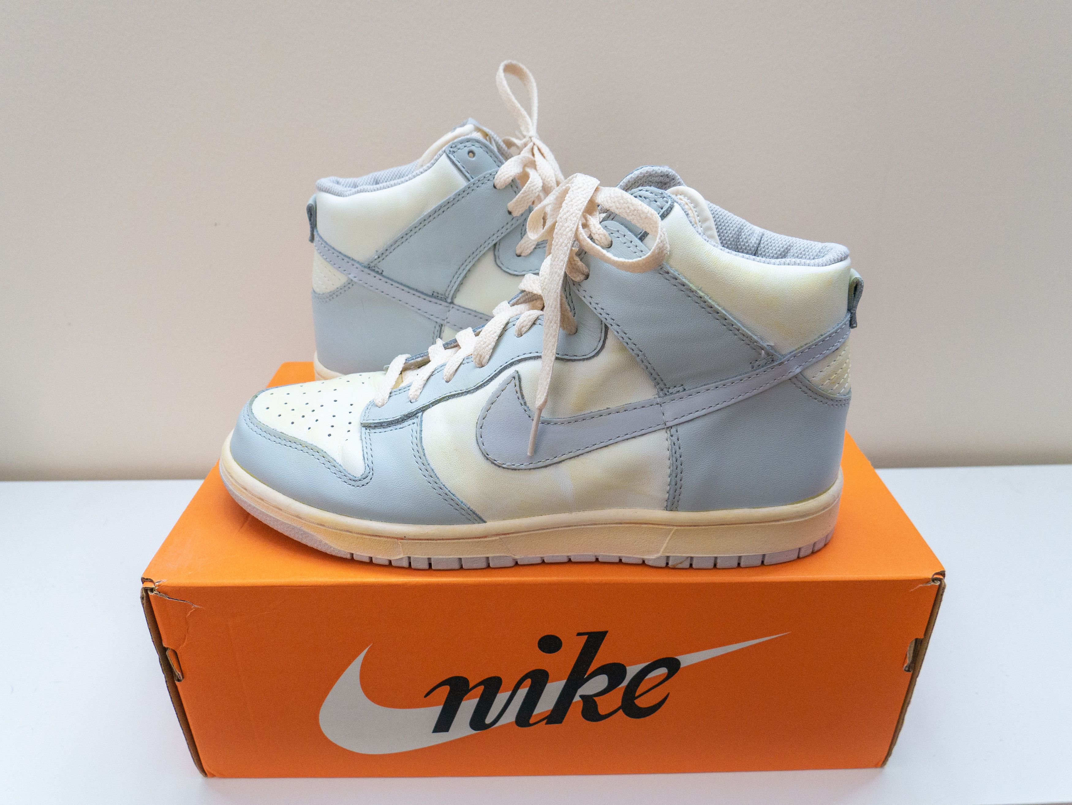 image of Nike 2008 Dunk High Vntg Shoes in Sail/Neutral Grey, Men's (Size 9)