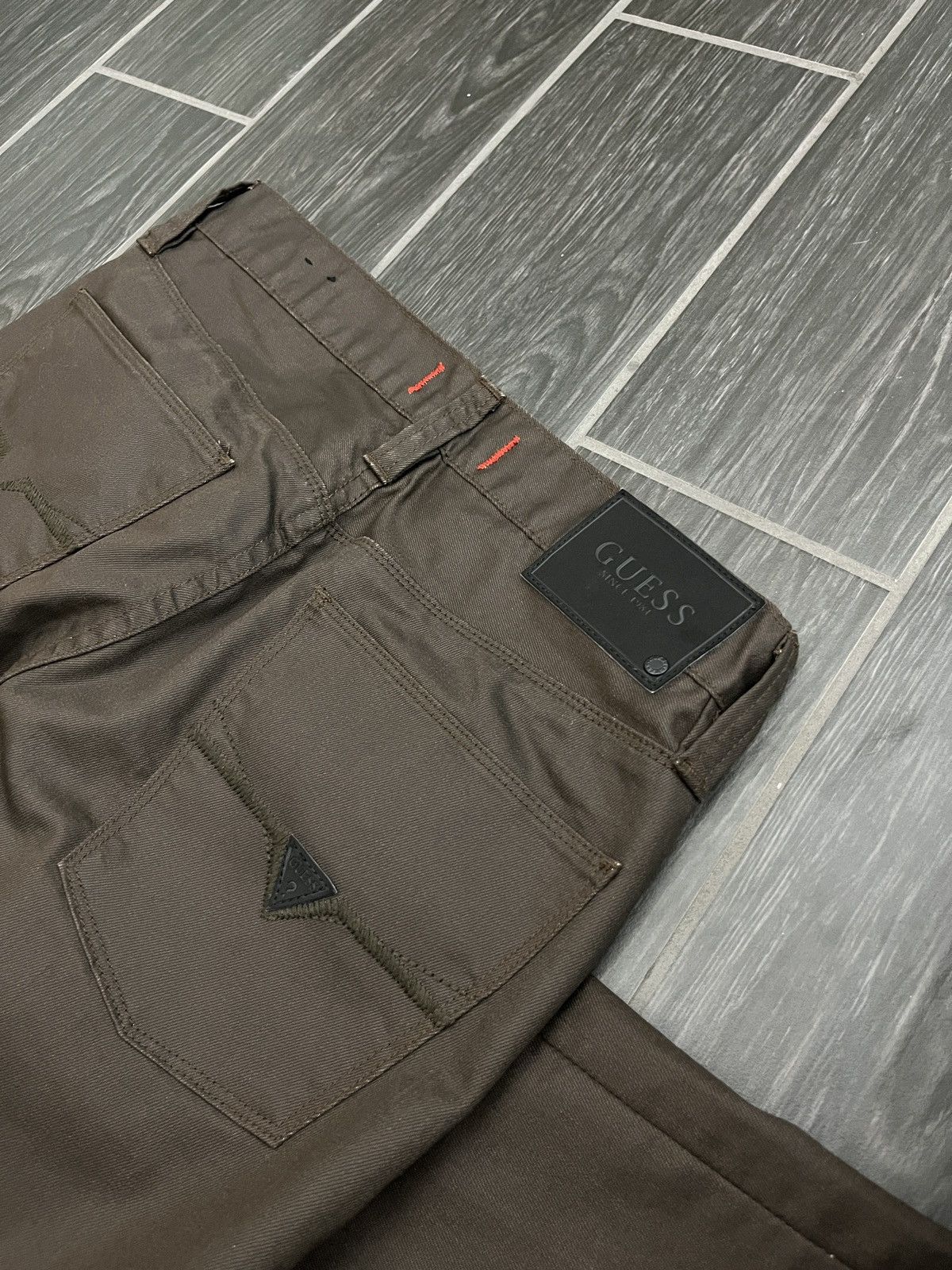 Guess × Vintage Vintage Guess Brown Waxed Denim Slim Straight Size US 30 / EU 46 - 7 Thumbnail