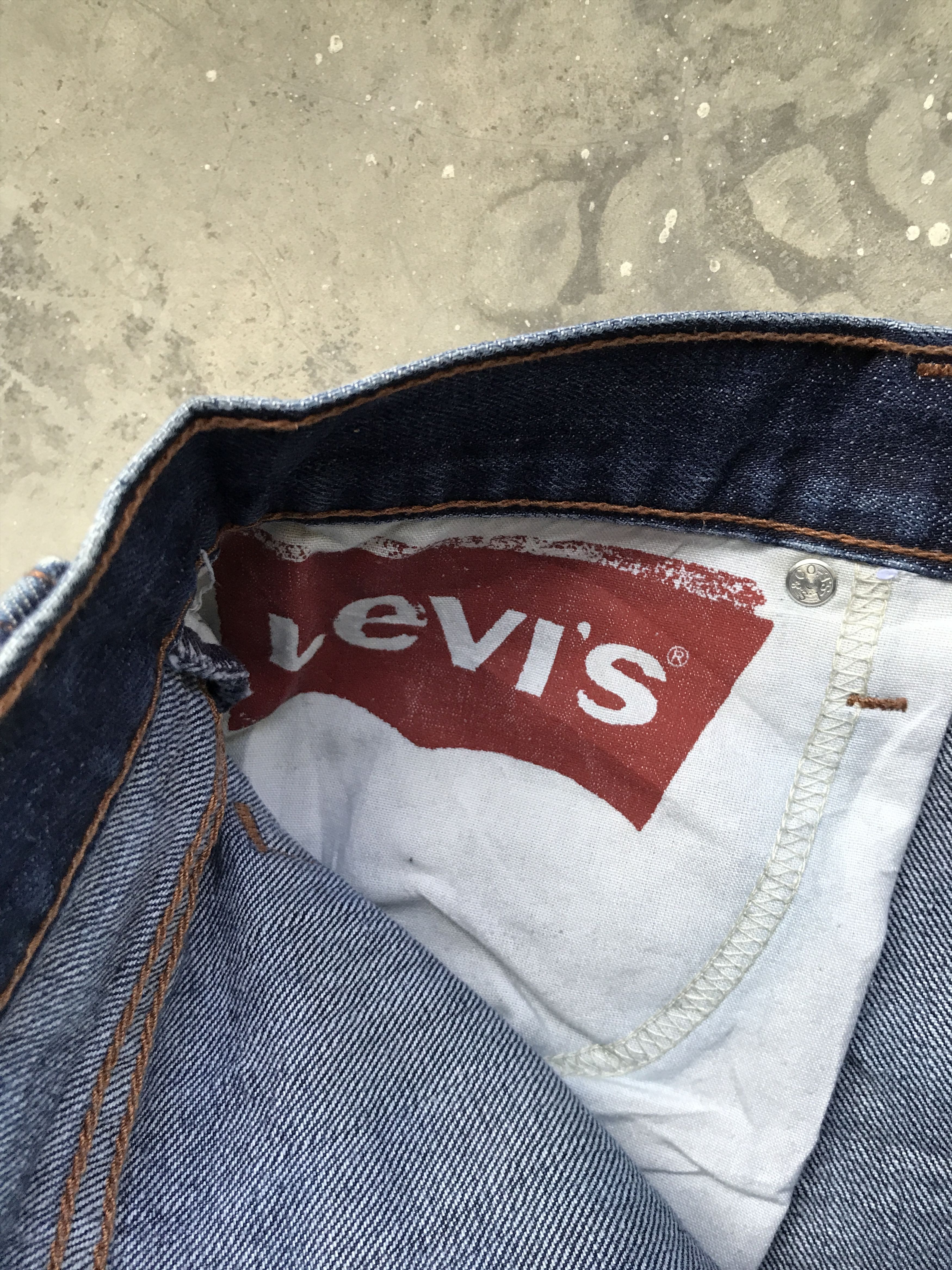 Levi's VLEV55 - Levis 514 Slim Straight Medium Wash Jeans Size US 33 - 13 Thumbnail