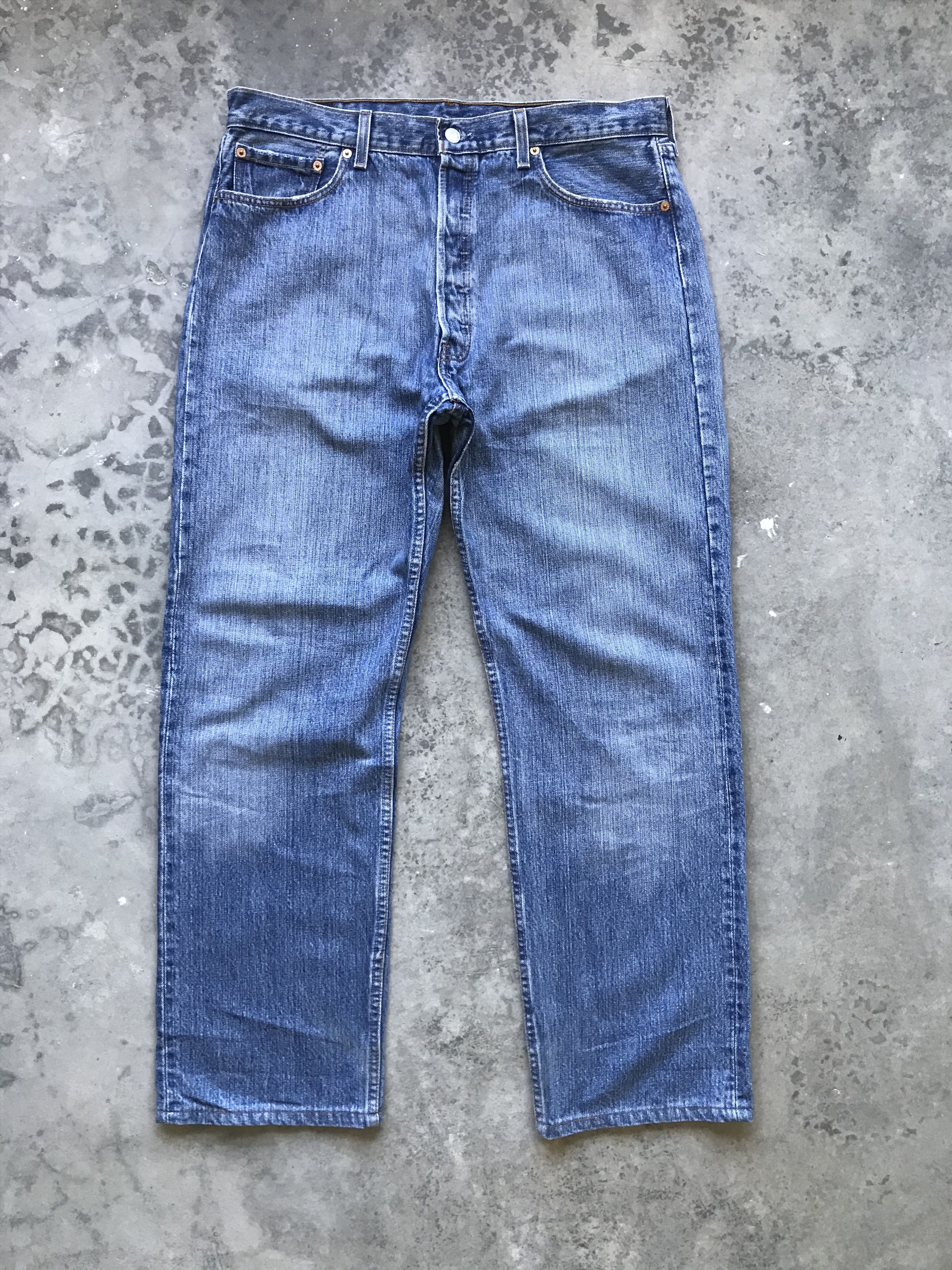 VLEV49 - Vintage Levis 501 Medium Wash Jeans