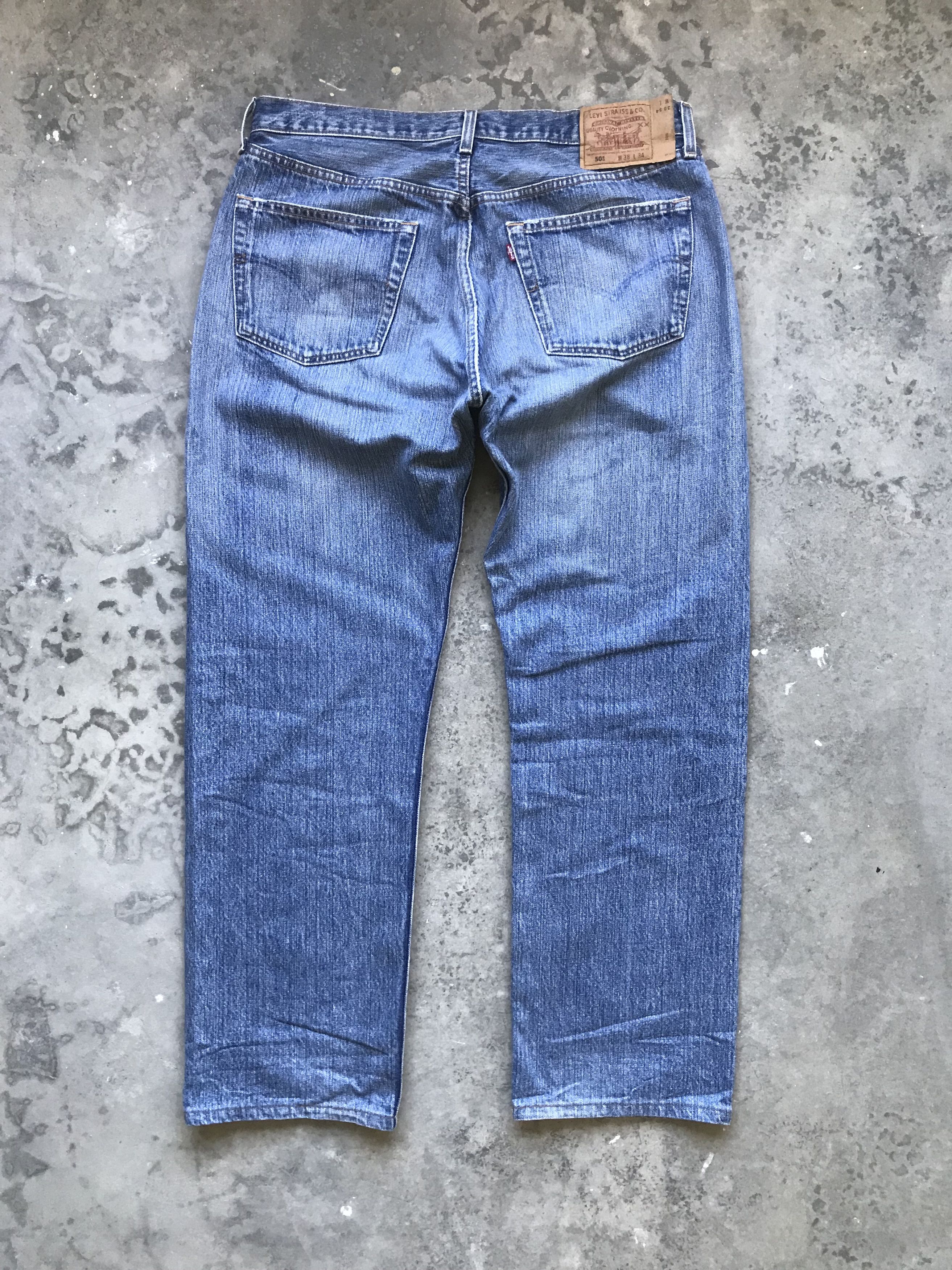 VLEV49 - Vintage Levis 501 Medium Wash Jeans