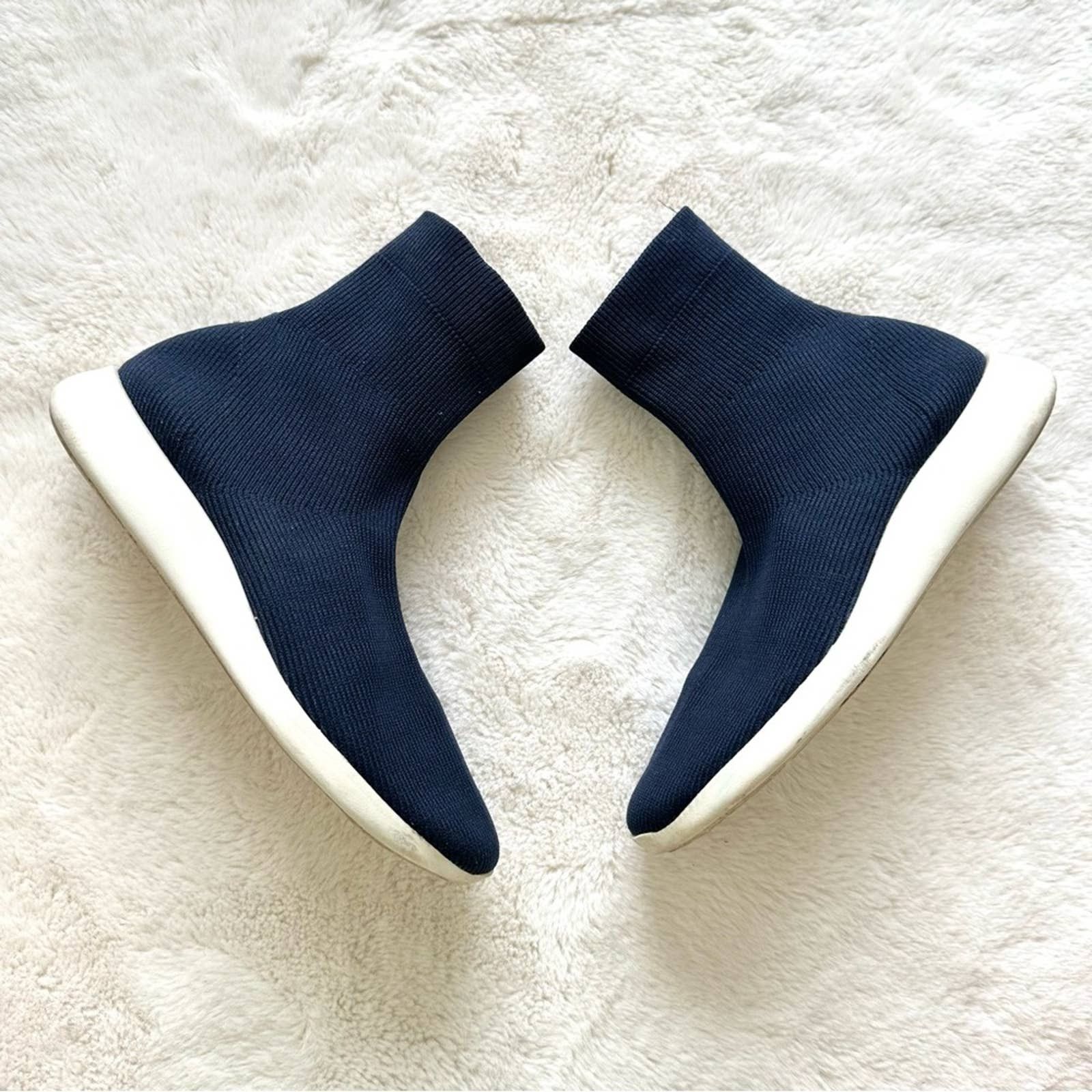 Vince women sock boots size 75 US