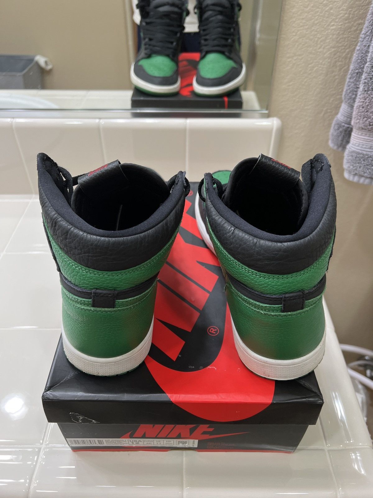Jordan Brand Jordan 1 Pine Green Size US 12 / EU 45 - 4 Thumbnail