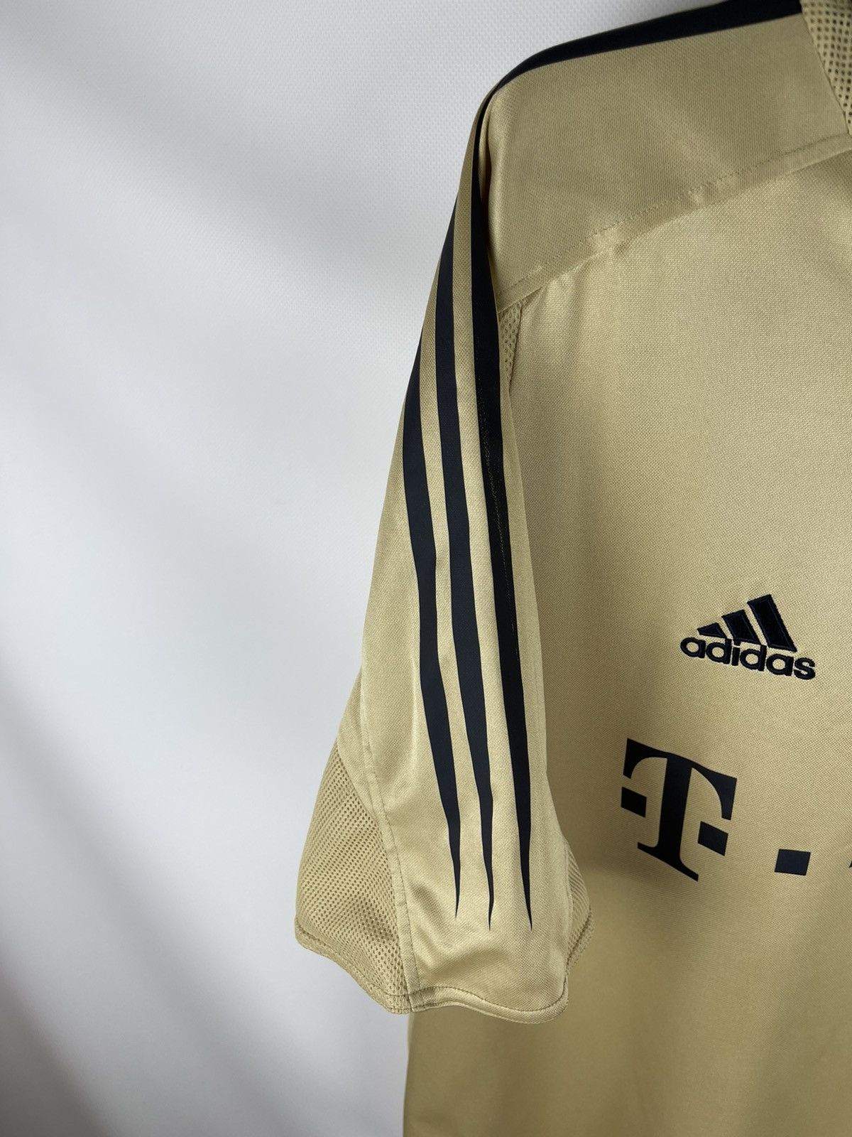 Adidas Adidas Bayern Munich 2004 2005 away soccer jersey football Size US XL / EU 56 / 4 - 8 Thumbnail
