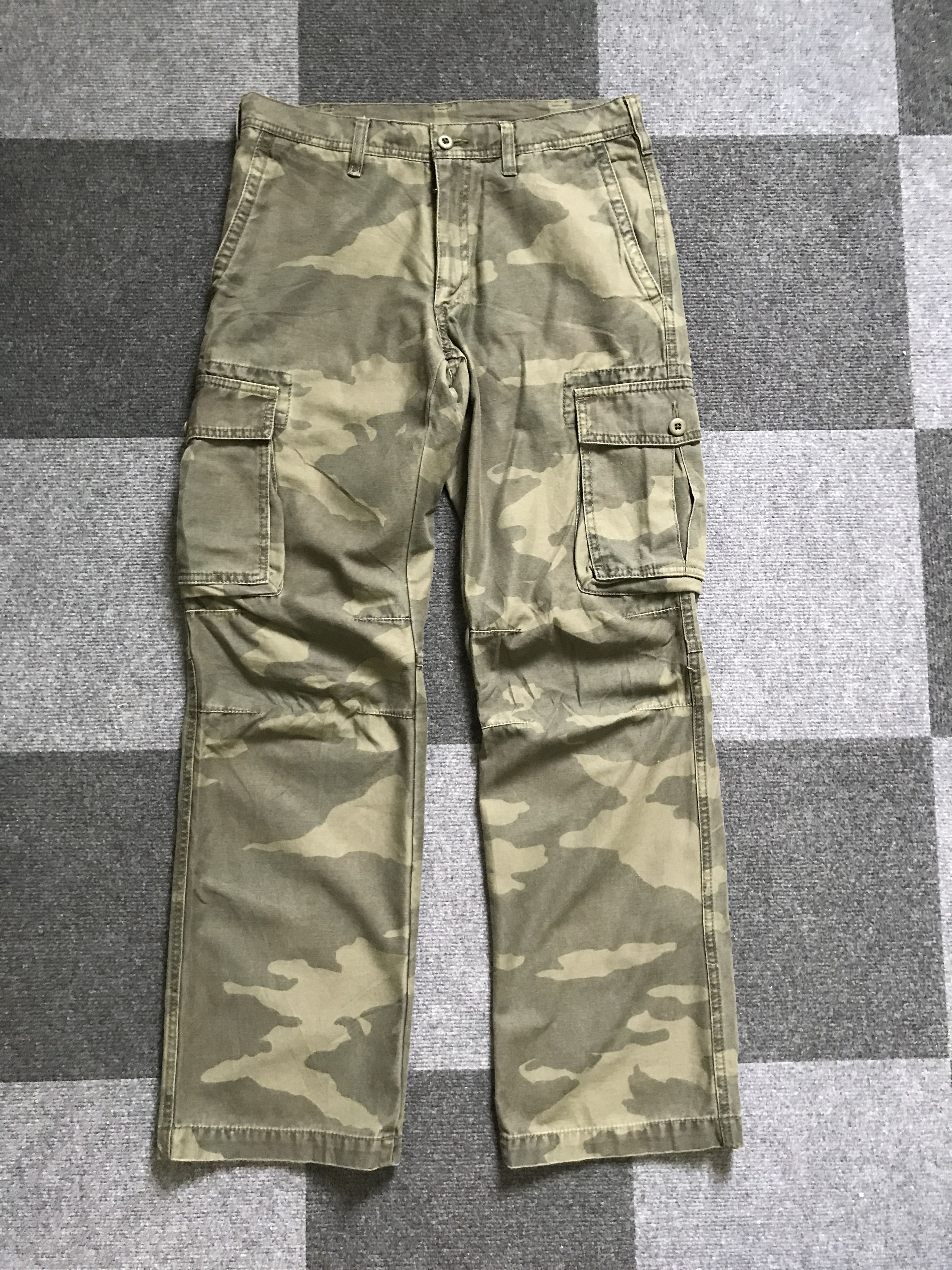 CP222 UNIQLO Japan Camo Cargo Pant
