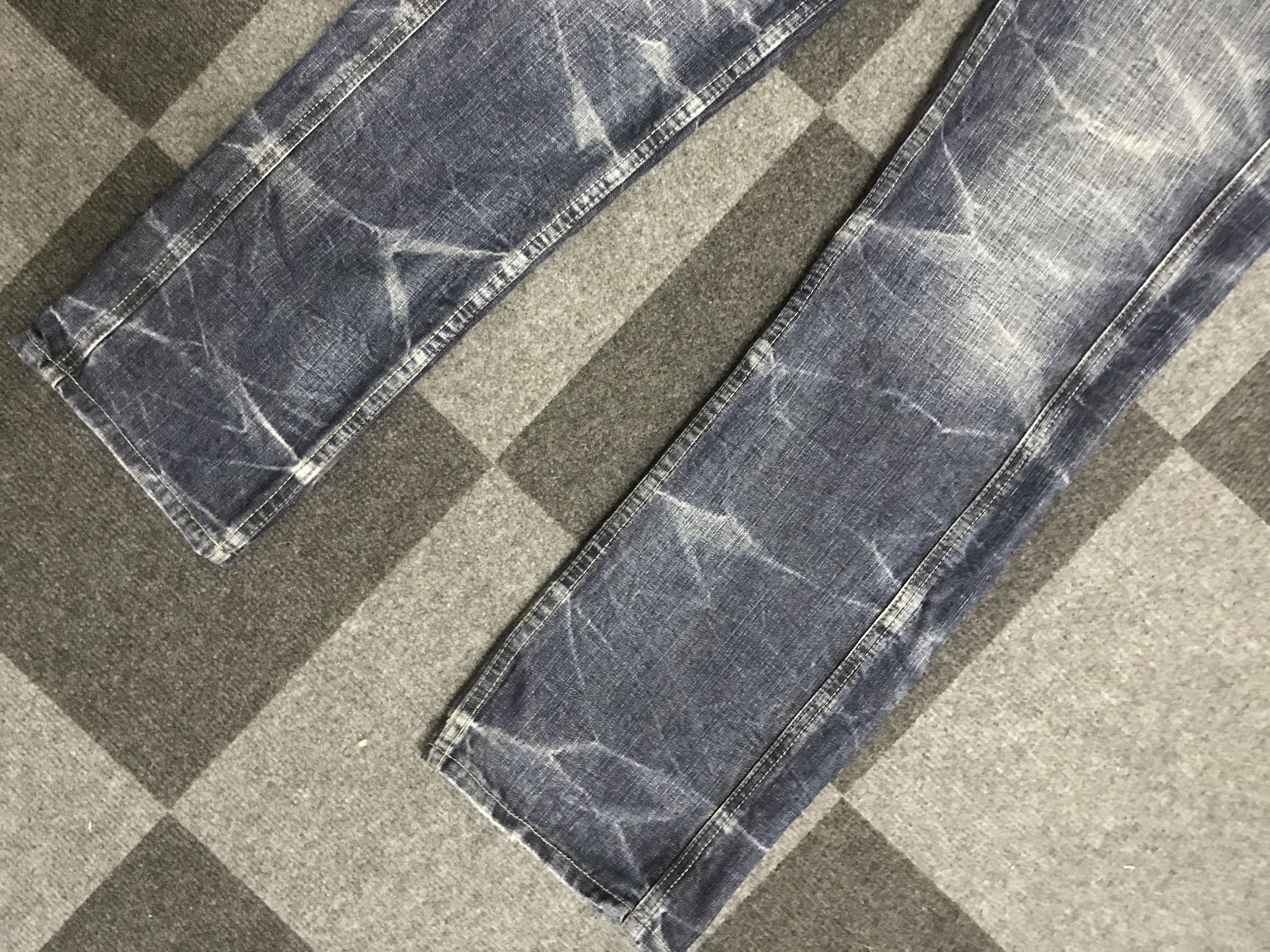 D120 Bs Vtg Thunder Fades Distressed Jeans