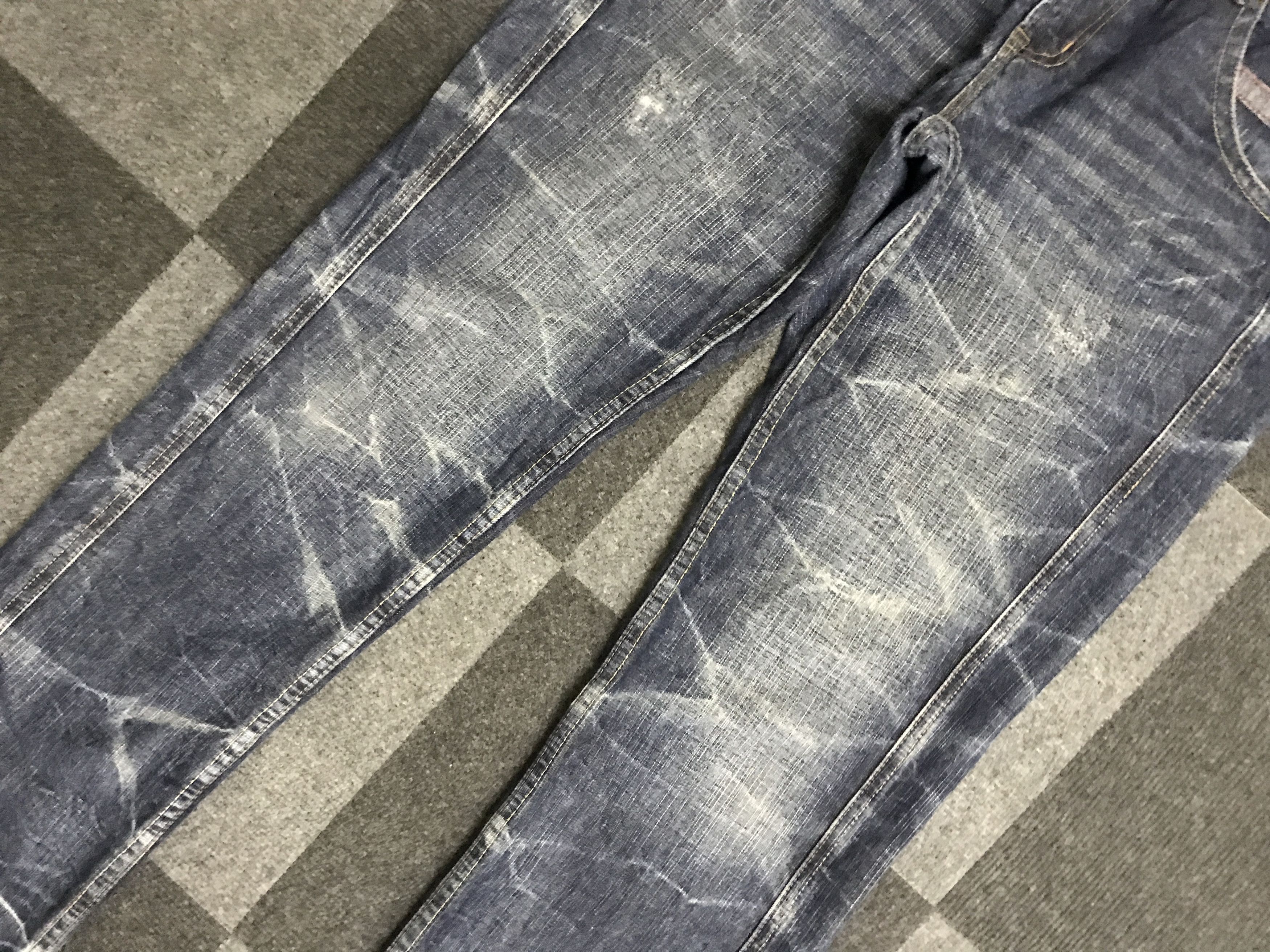 D120 Bs Vtg Thunder Fades Distressed Jeans