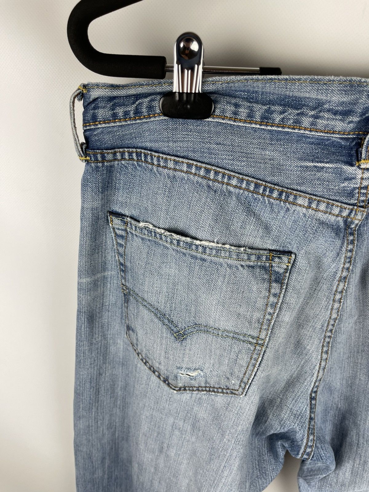 Levi's Levi’s 501 vintage blue distressed denim jeans pants Size US 33 - 13 Thumbnail