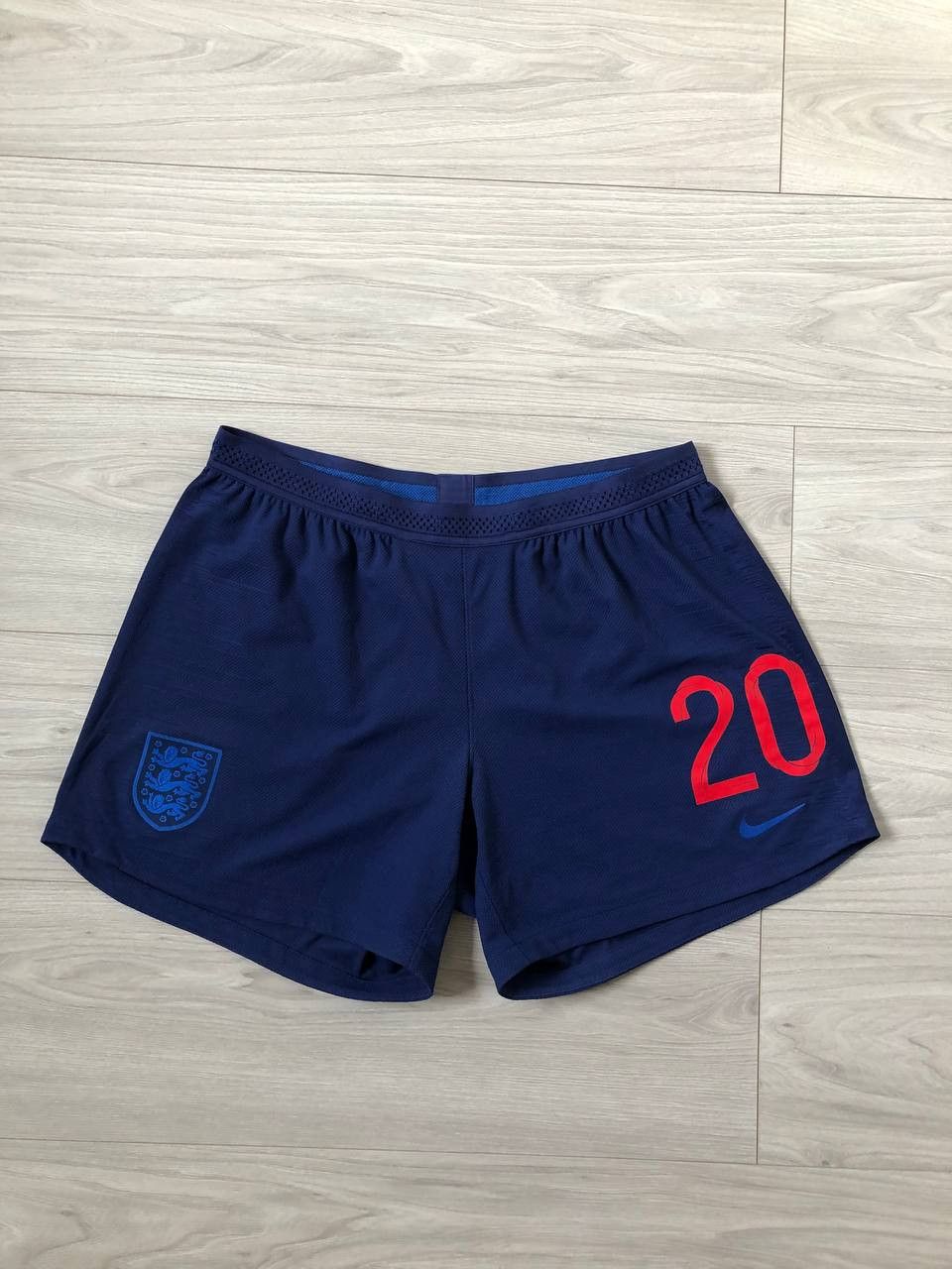 Nike ENGLAND NIKE FOOTBALL SOCCER HOME SHORTS Size US 36 / EU 52 - 1 Thumbnail