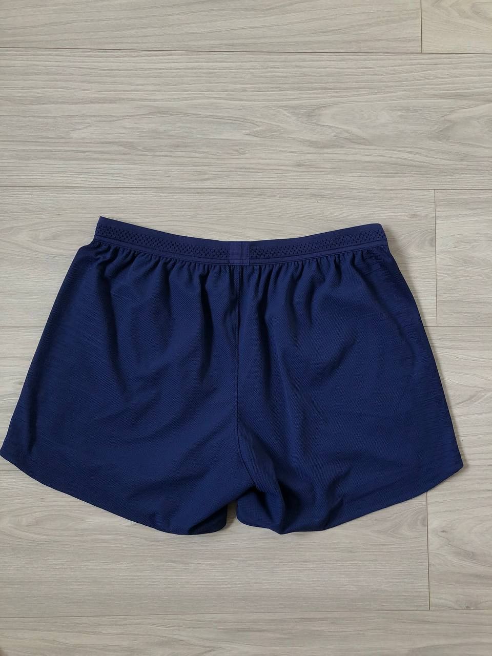 Nike ENGLAND NIKE FOOTBALL SOCCER HOME SHORTS Size US 36 / EU 52 - 3 Thumbnail