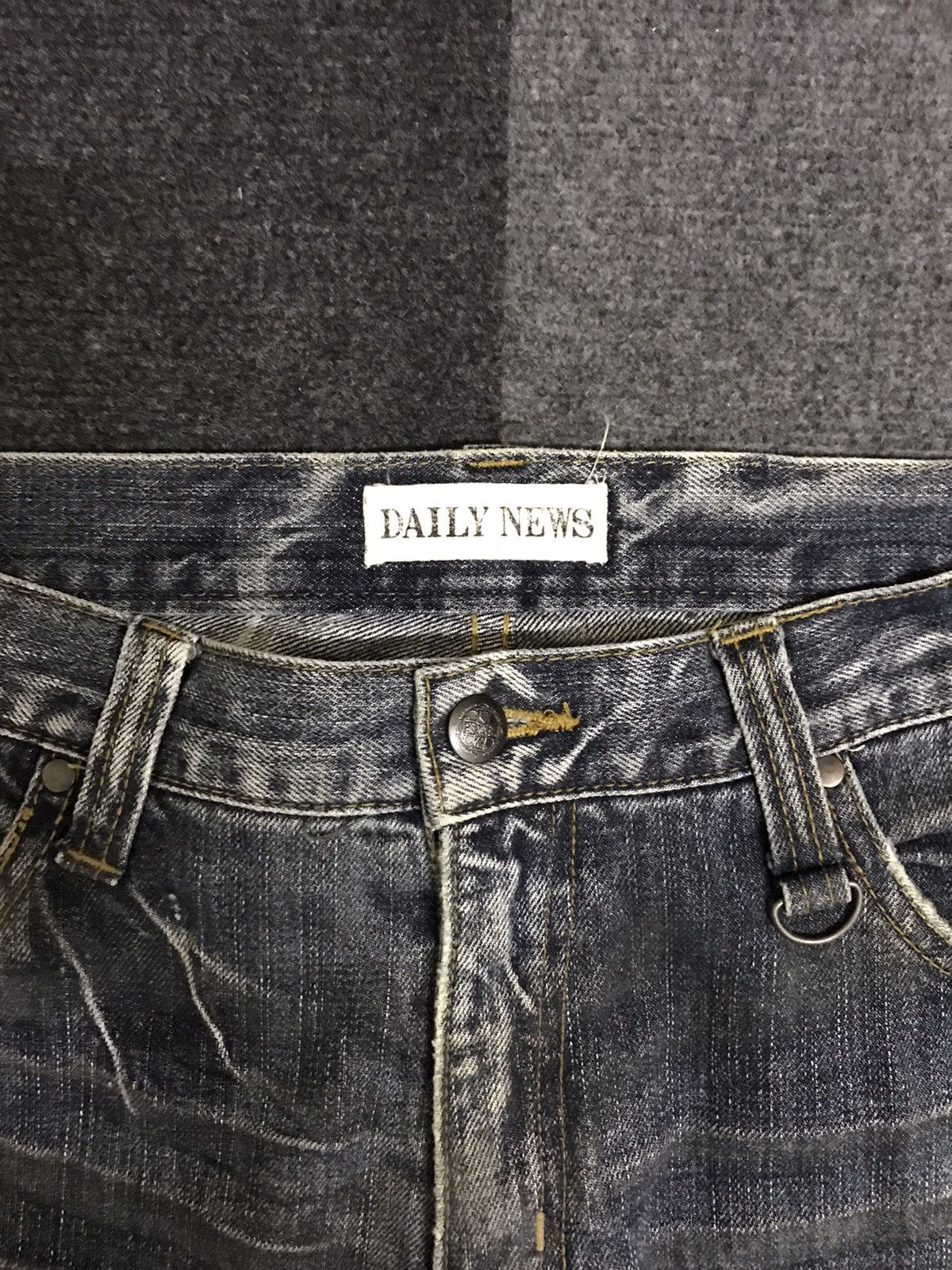 Japanese Brand × Seditionaries D124 DAILY NEWS Dirty Style Thunder Fades Jeans Size US 32 / EU 48 - 5 Thumbnail