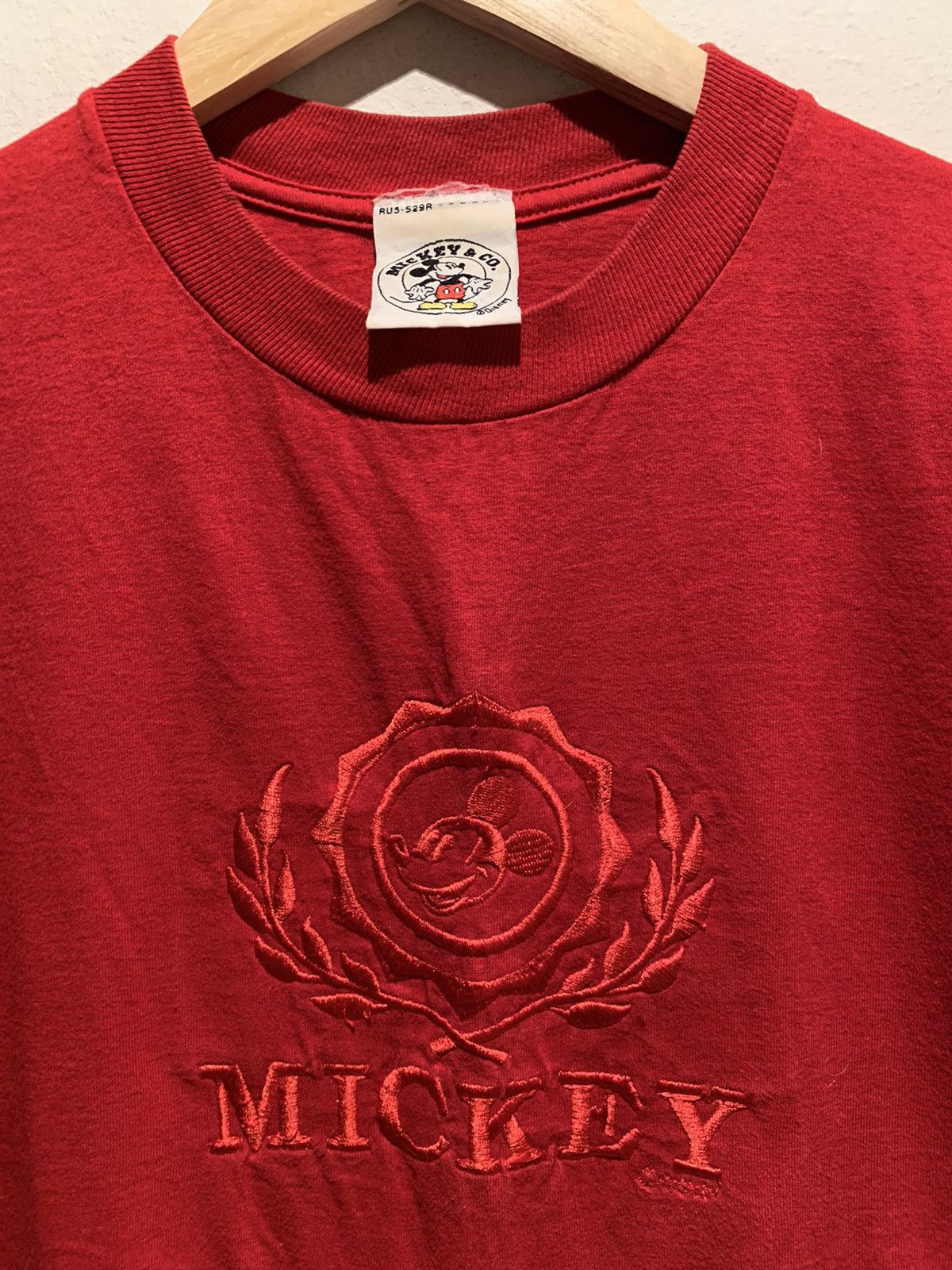 Disney *RARE* Vintage Disney Mickey & Co Embroidered USA-Made Shirt Size US L / EU 52-54 / 3 - 2 Thumbnail