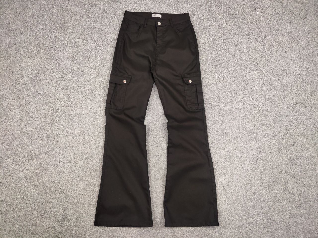 Japanese Brand Vintage 90's Japanese Trendy Flared Cargo Trousers Pants Size 30" / US 8 / IT 44 - 13 Thumbnail