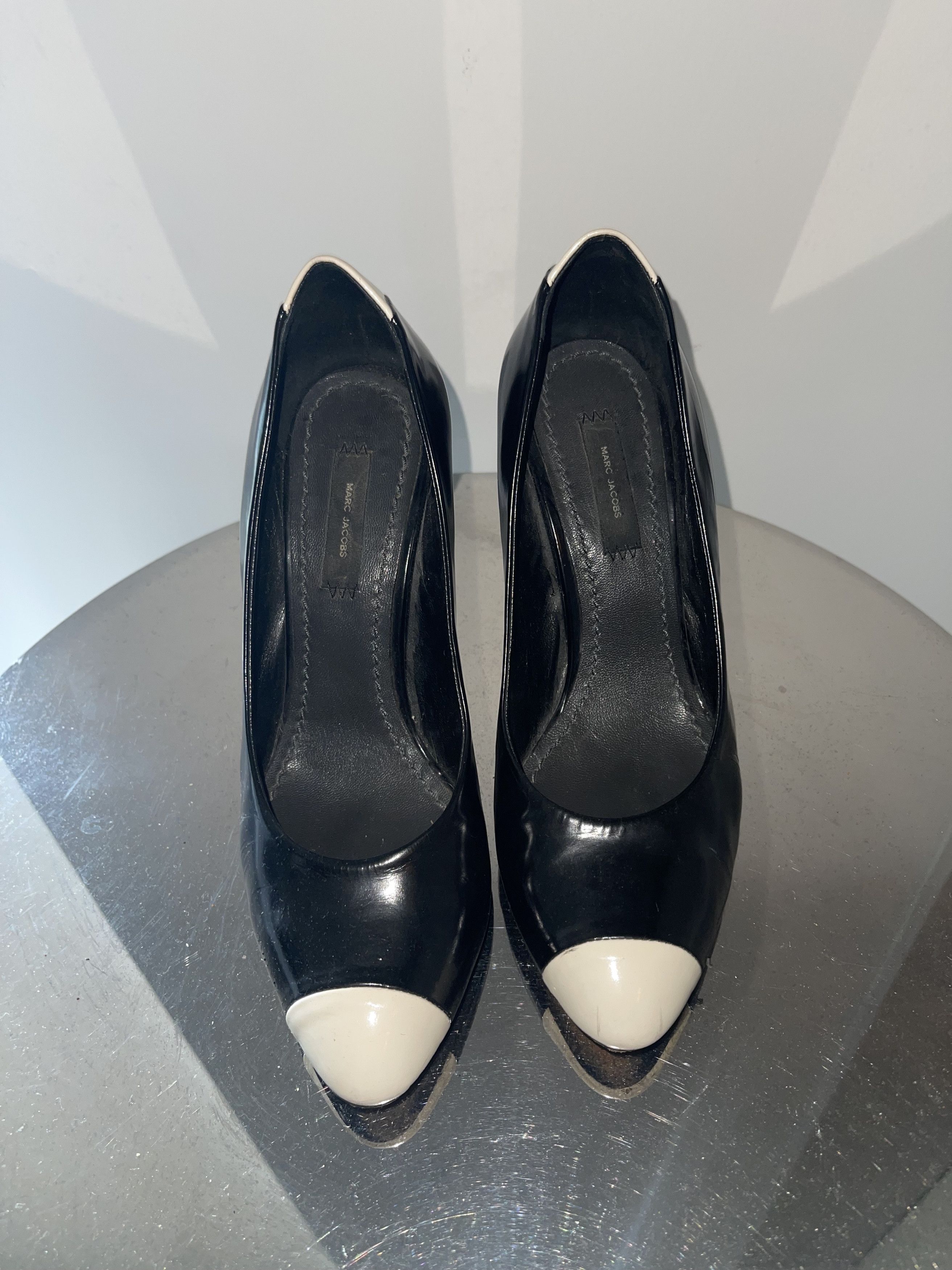 marc jacobs reverse heel